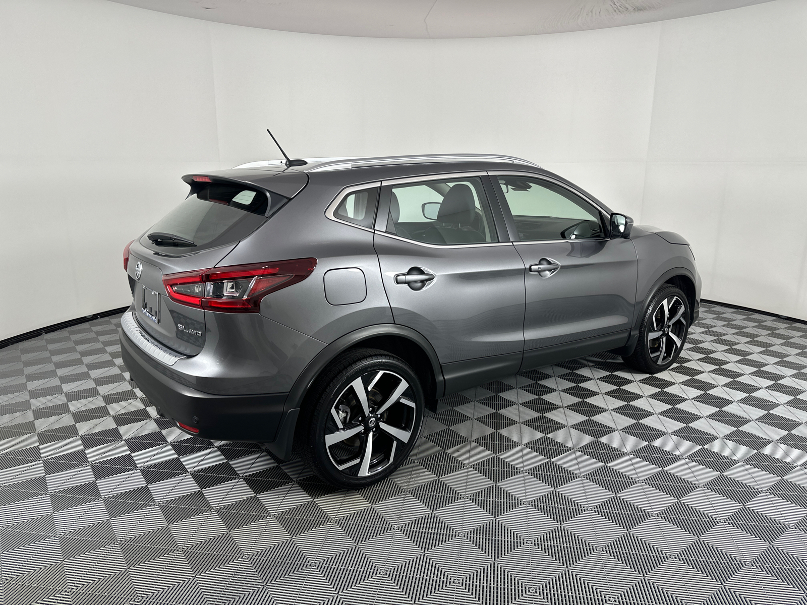 2022 Nissan Rogue Sport SL 7