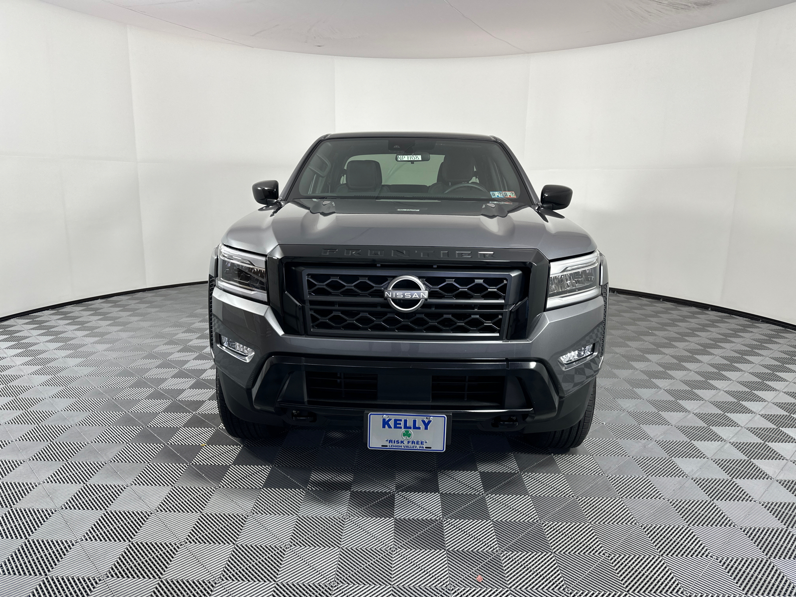 2023 Nissan Frontier SV 2