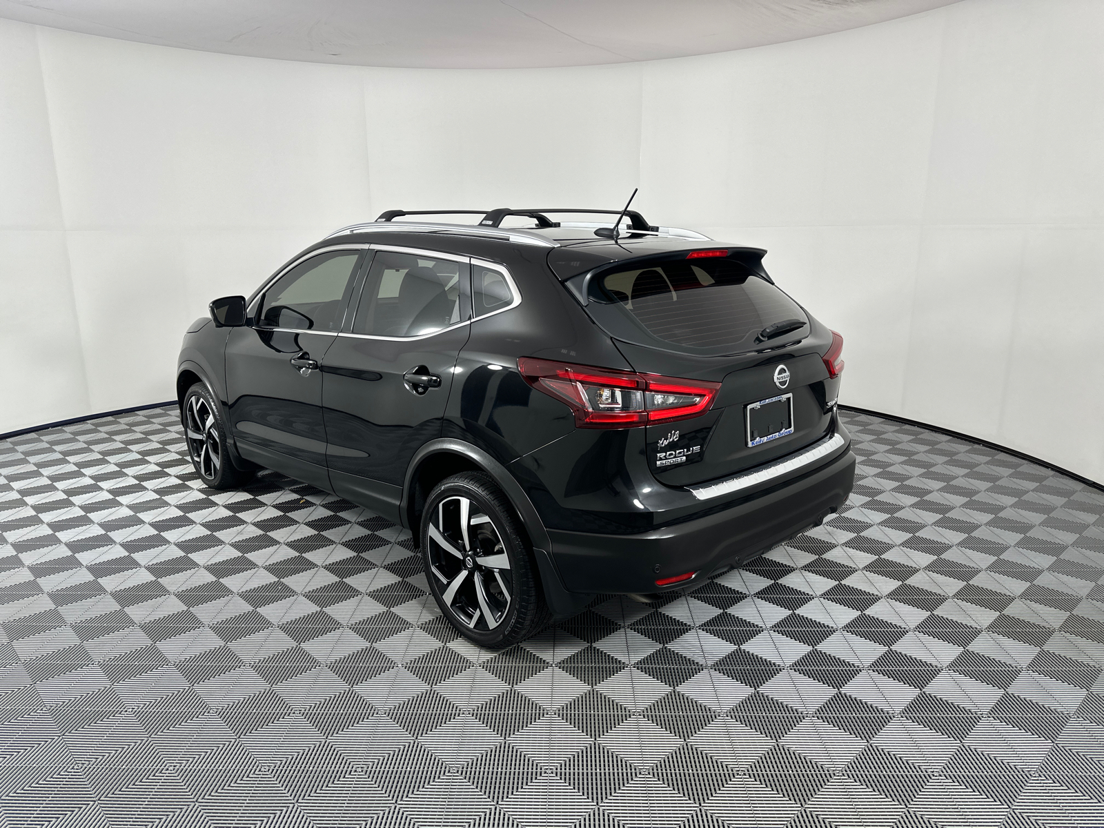 2022 Nissan Rogue Sport SL 5