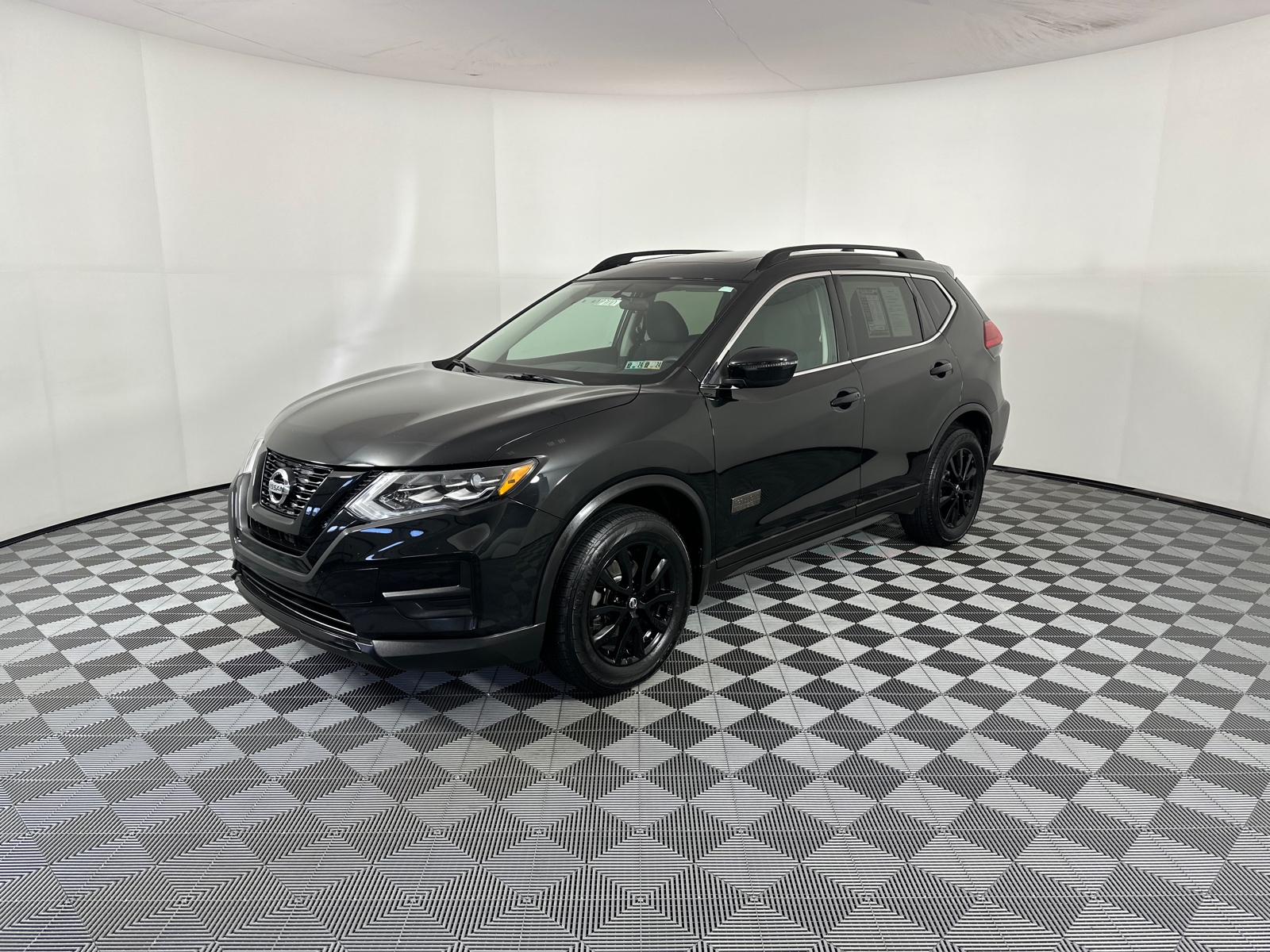 2017 Nissan Rogue SV 3