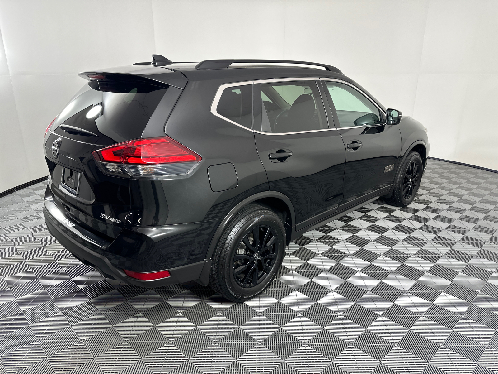 2017 Nissan Rogue SV 7