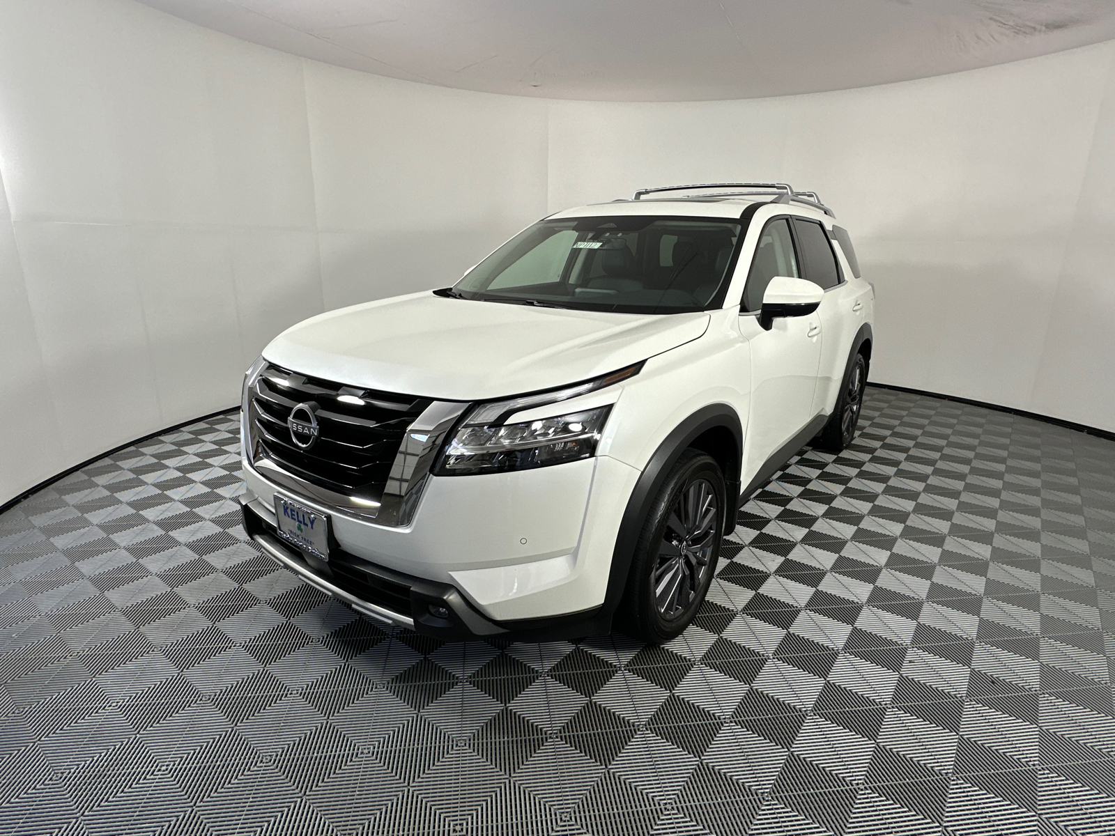 2023 Nissan Pathfinder SL 3