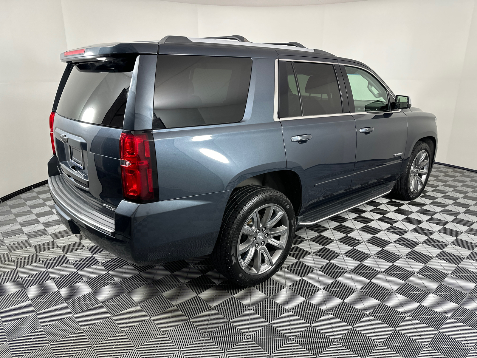 2019 Chevrolet Tahoe Premier 7