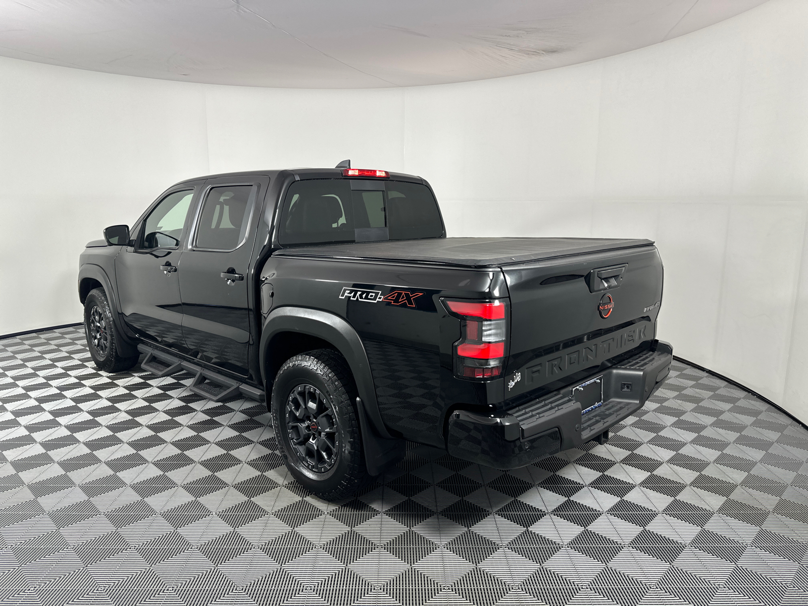 2023 Nissan Frontier PRO-4X 5