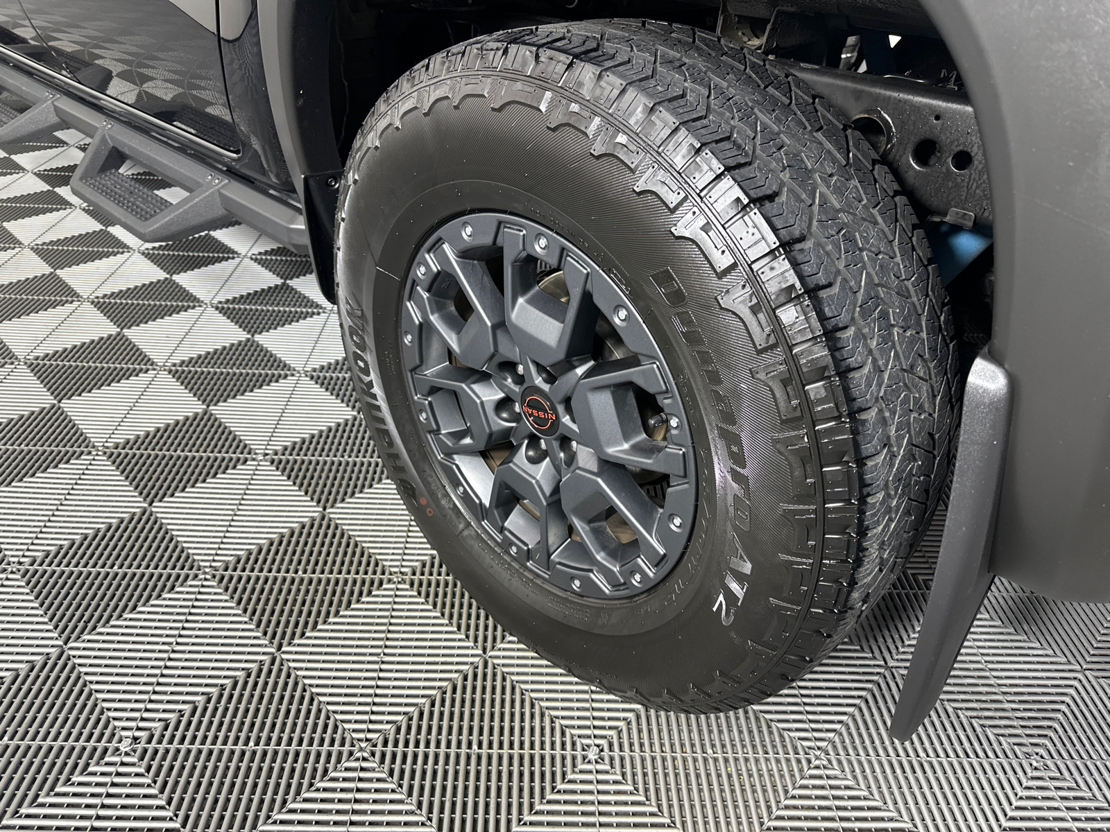 2023 Nissan Frontier PRO-4X 12