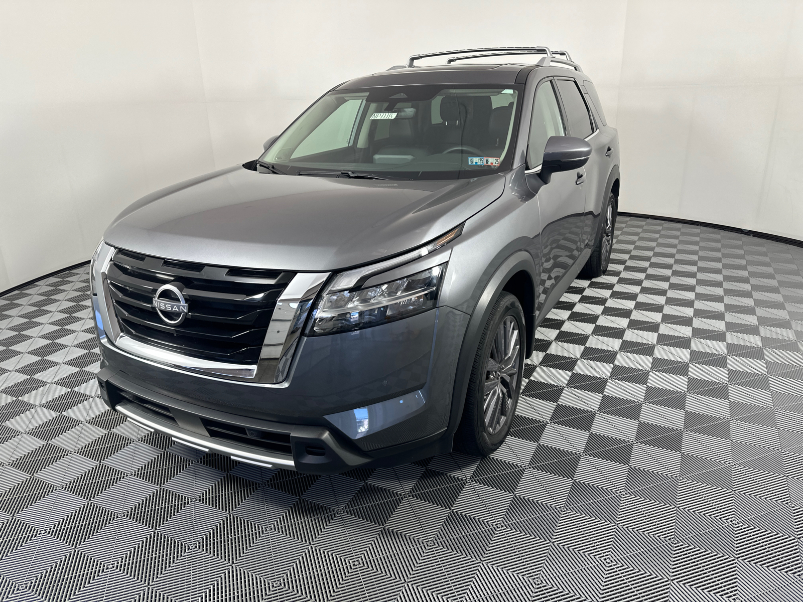 2023 Nissan Pathfinder SL 3