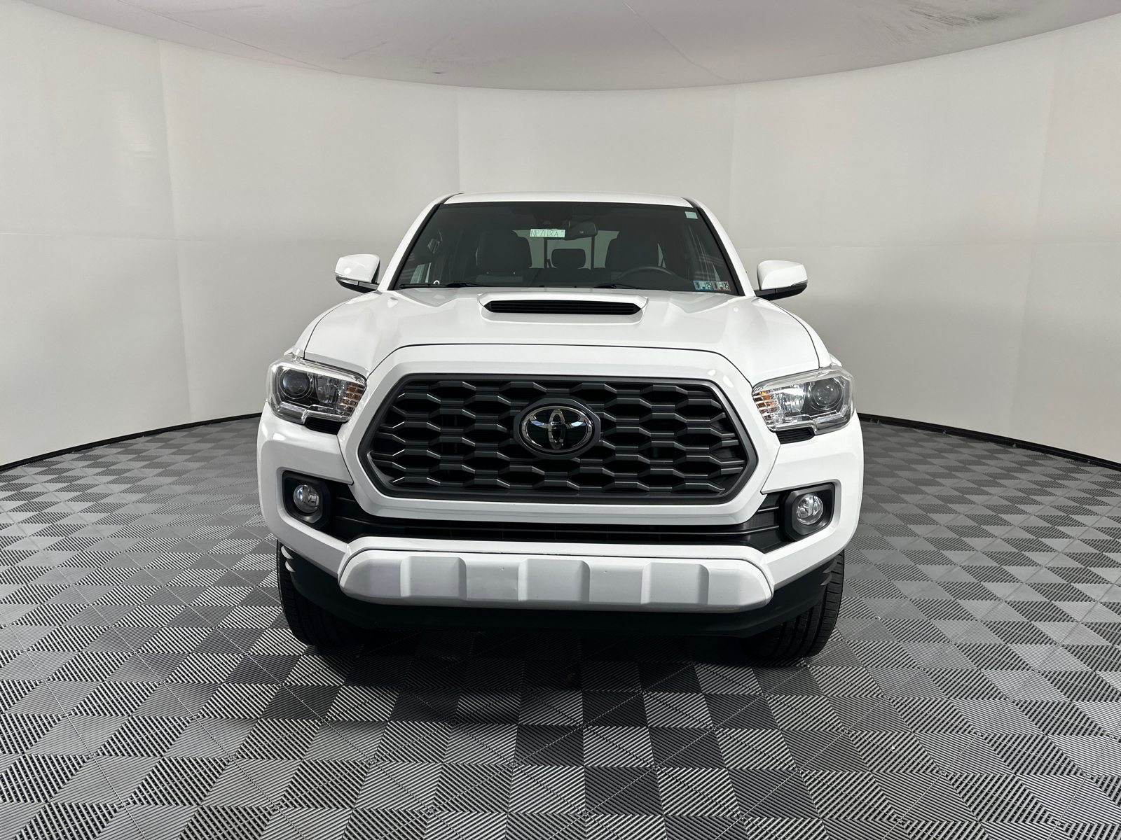 2020 Toyota Tacoma TRD Sport 2