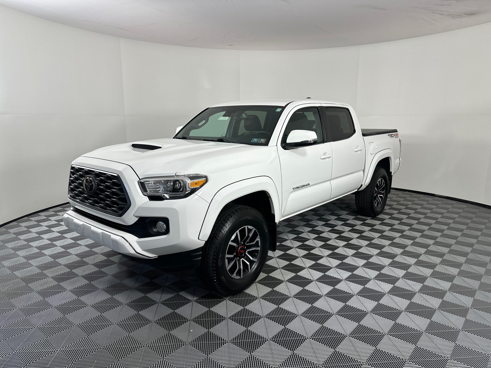 2020 Toyota Tacoma TRD Sport 3