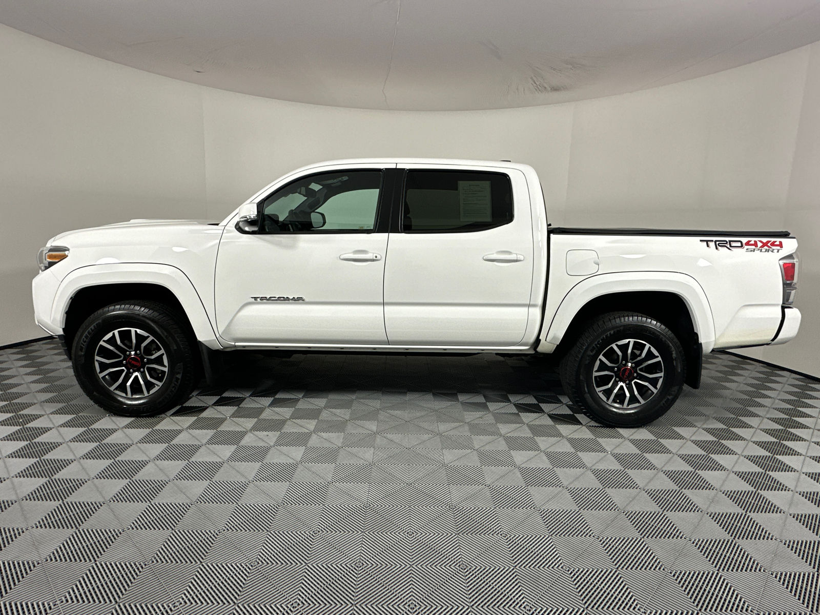 2020 Toyota Tacoma TRD Sport 4