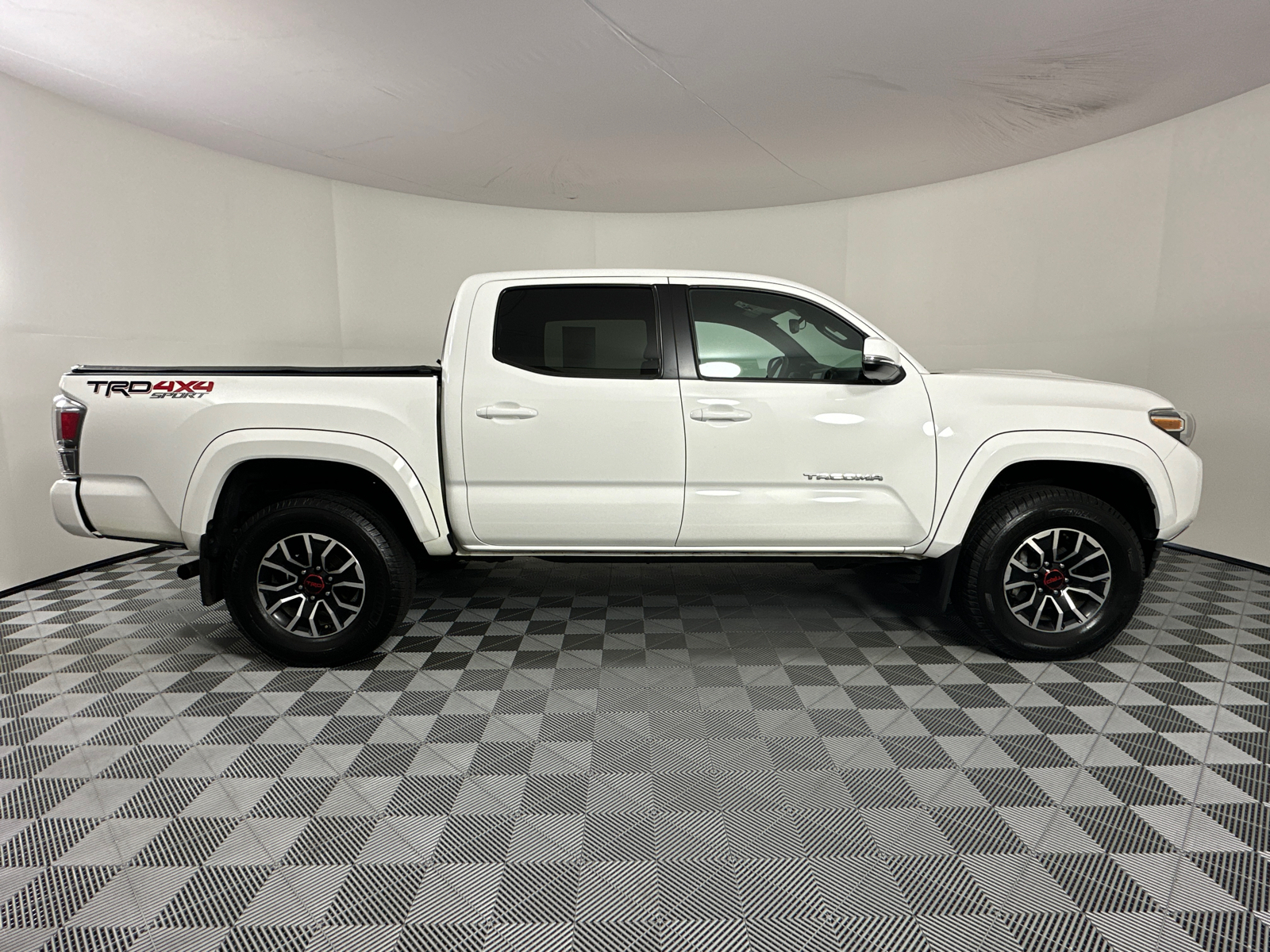 2020 Toyota Tacoma TRD Sport 8