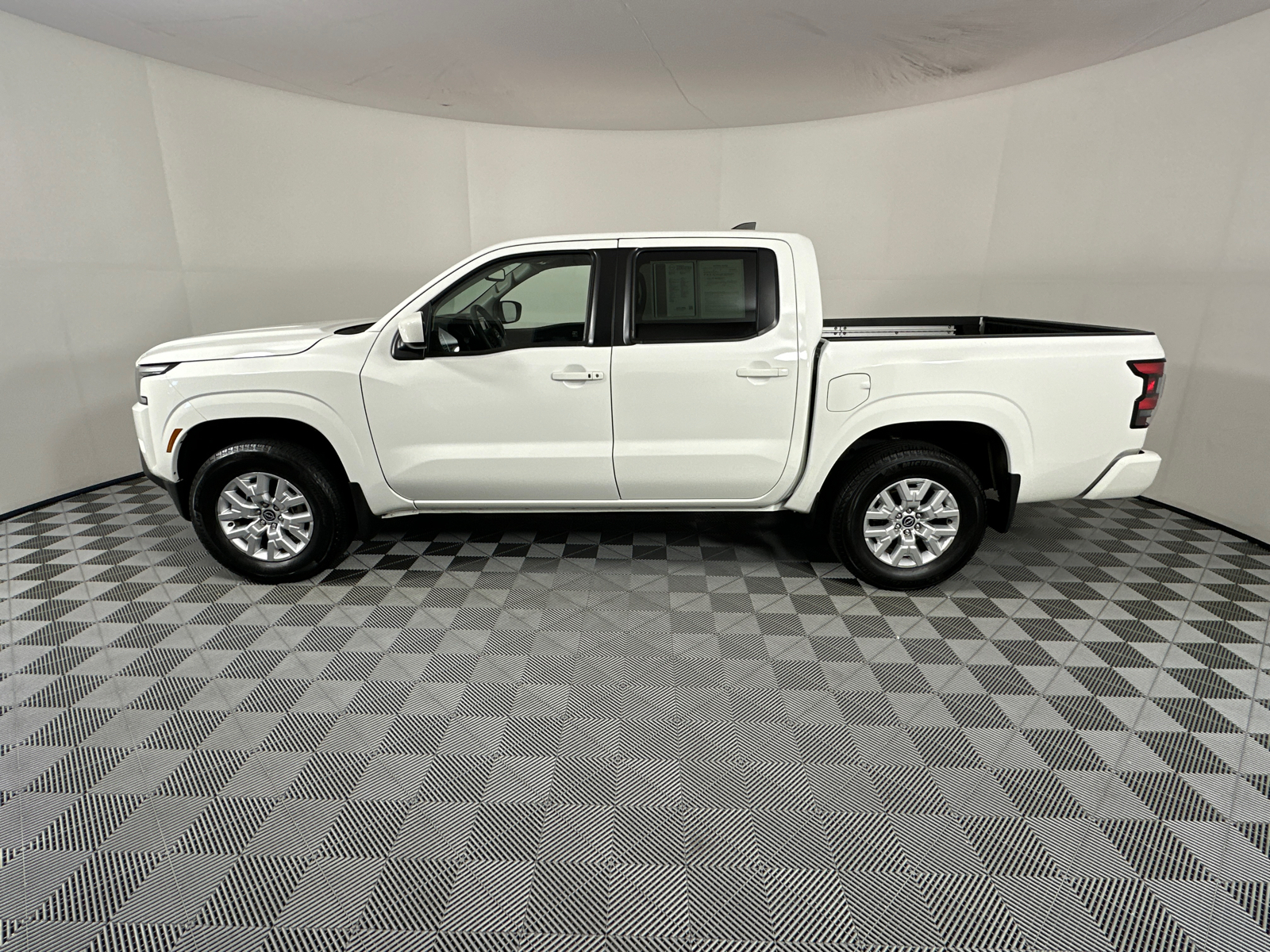 2022 Nissan Frontier SV 4