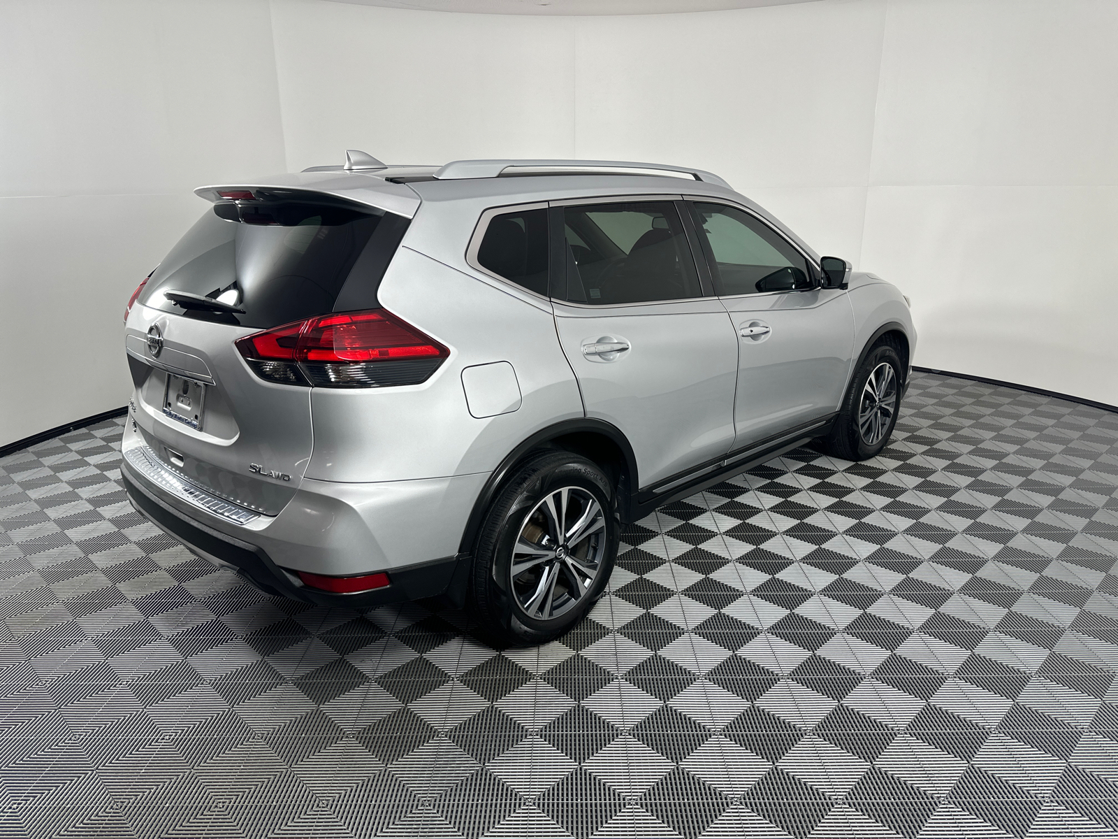 2017 Nissan Rogue SL 7