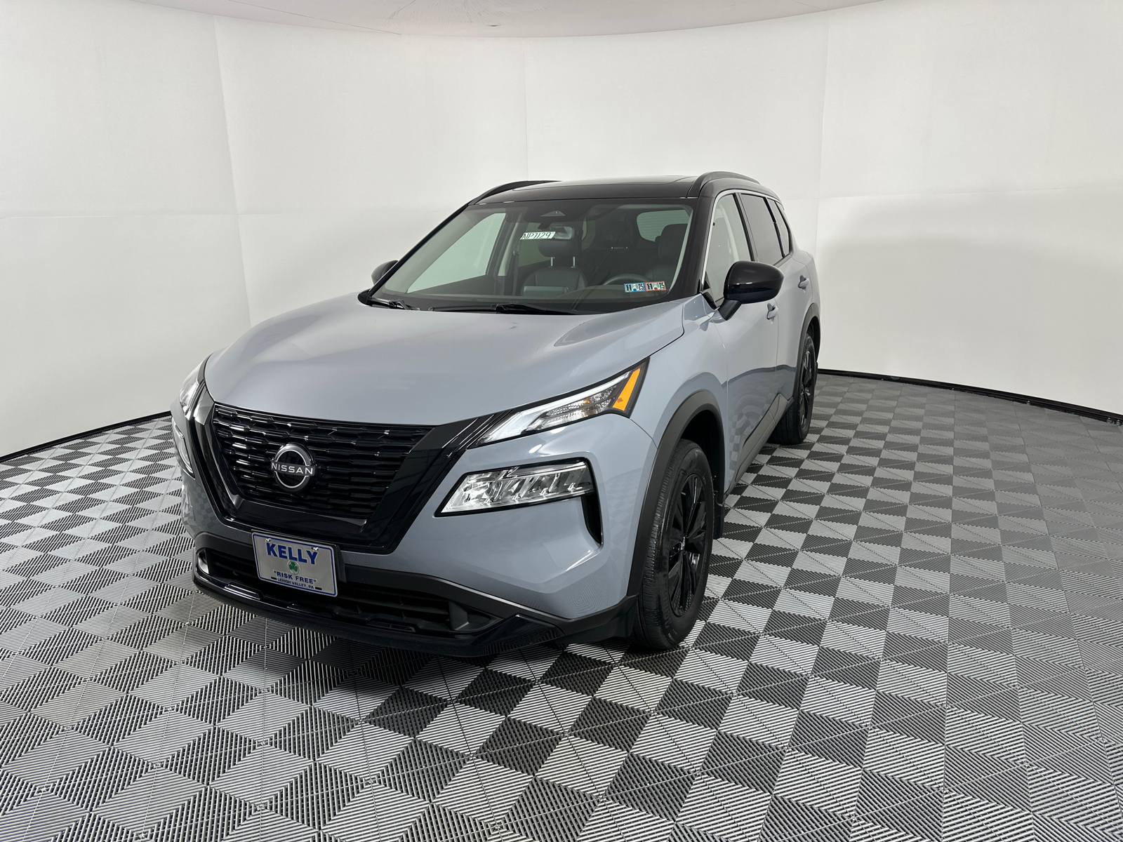 2023 Nissan Rogue SV 3