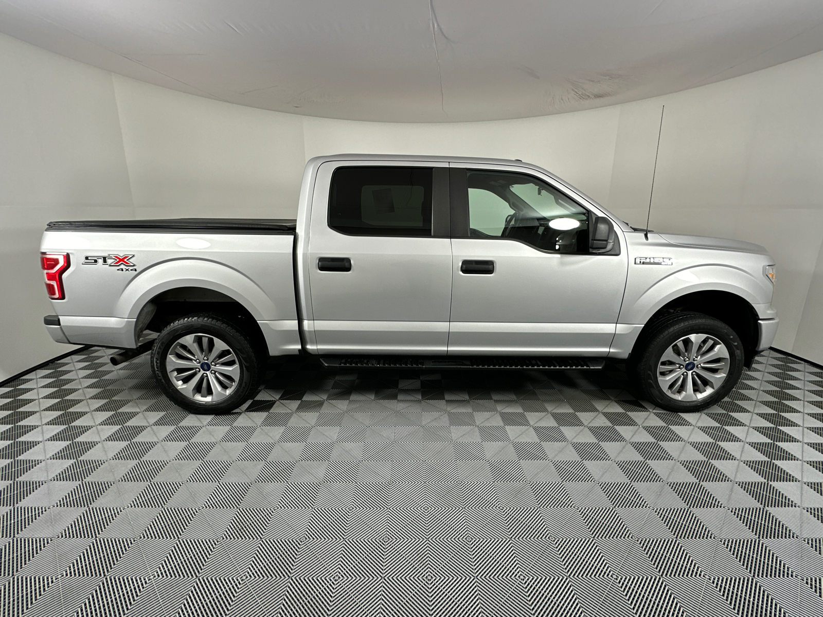 2018 Ford F-150 XL 8