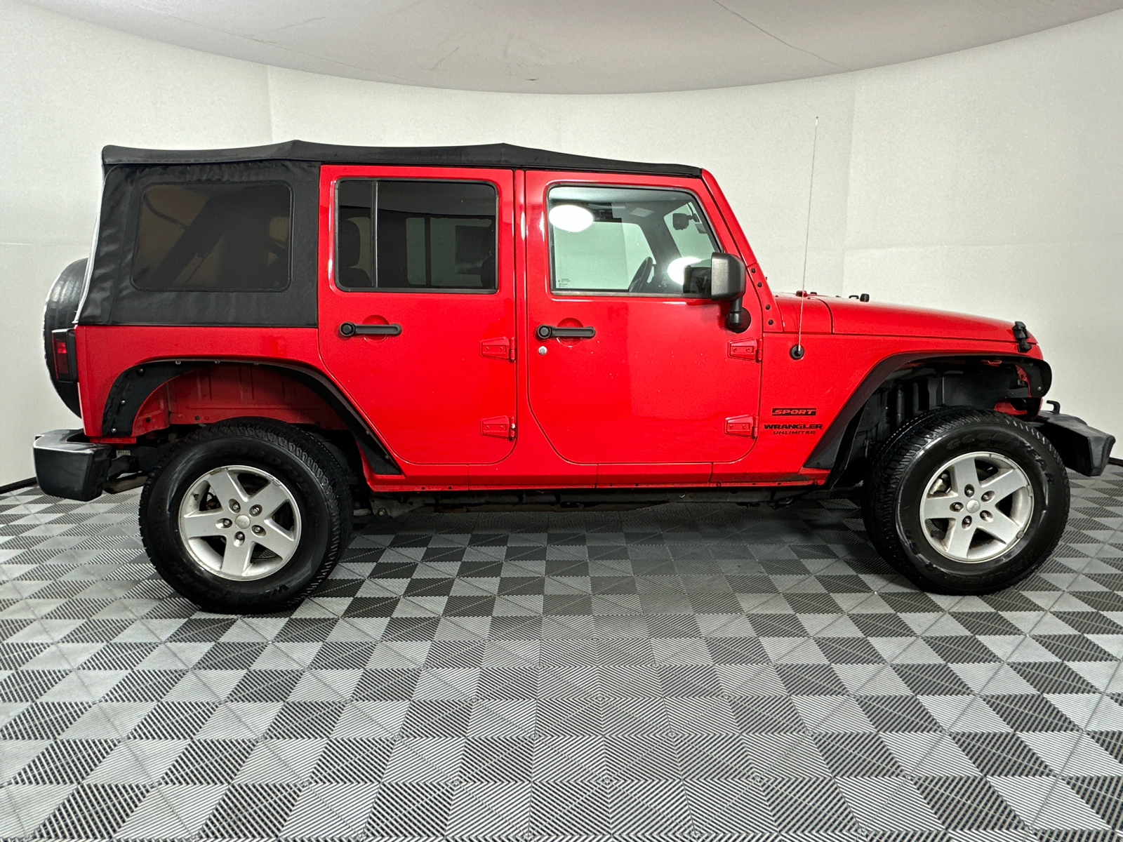 2016 Jeep Wrangler Unlimited Sport 8