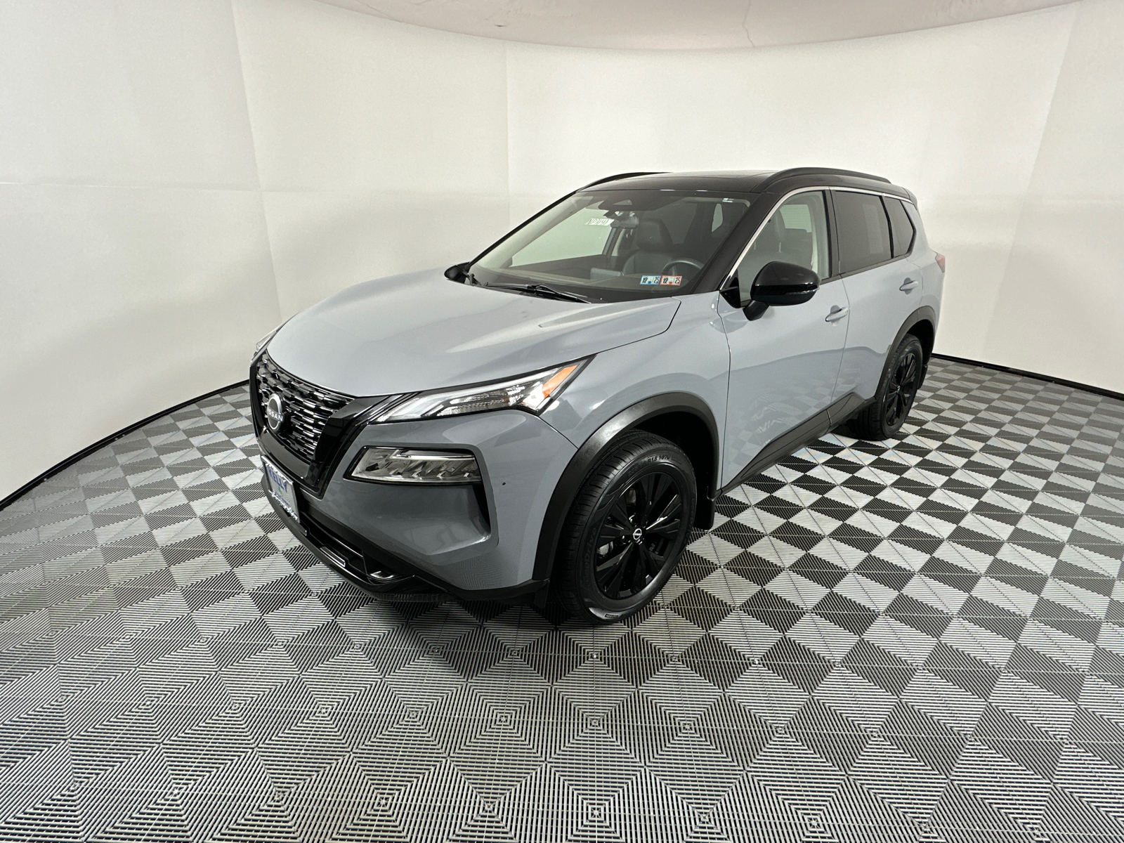 2023 Nissan Rogue SV 3