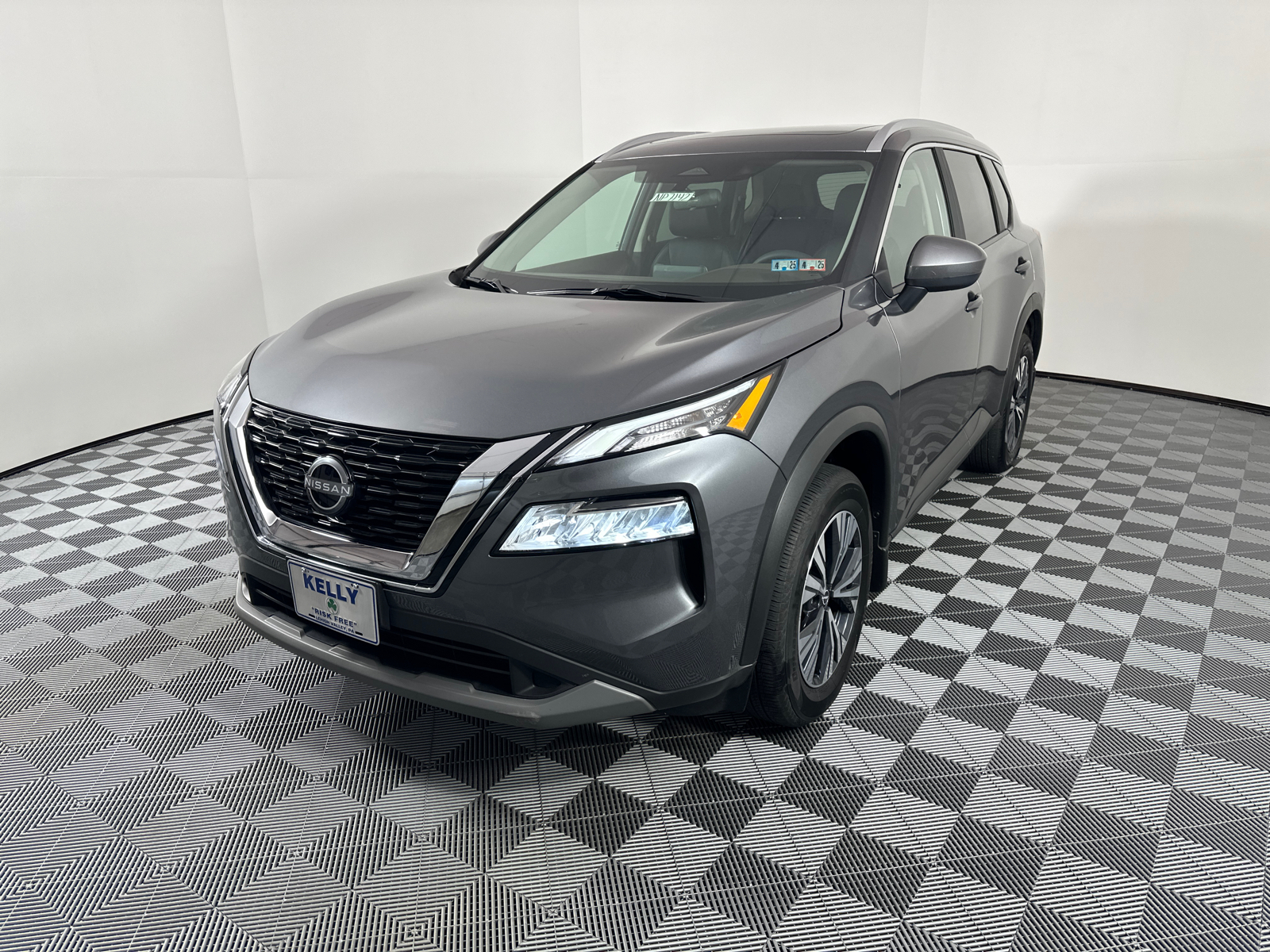 2023 Nissan Rogue SV 3