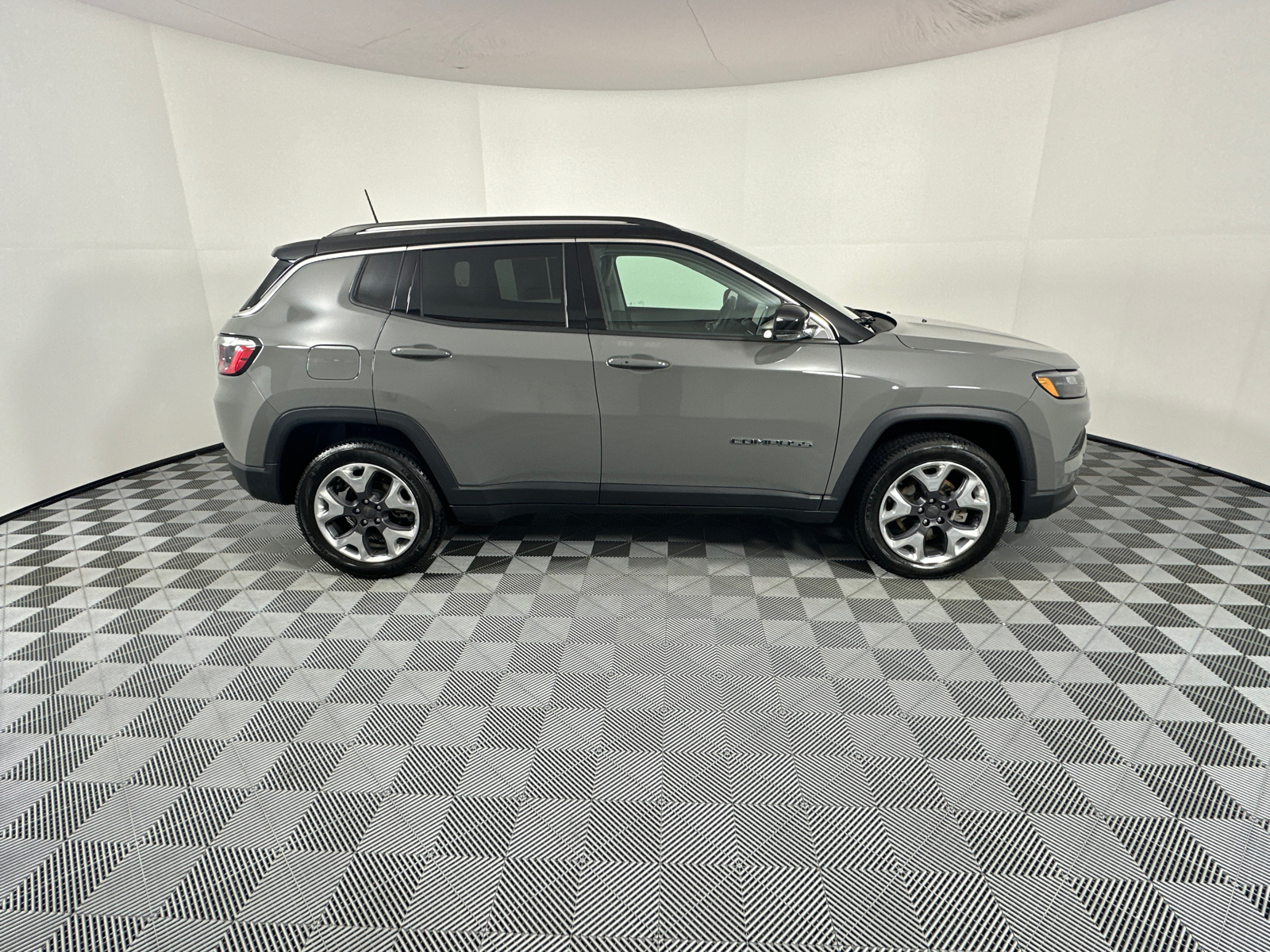 2022 Jeep Compass Limited 8