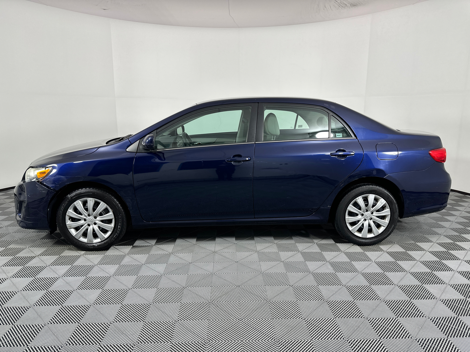 2013 Toyota Corolla LE 4