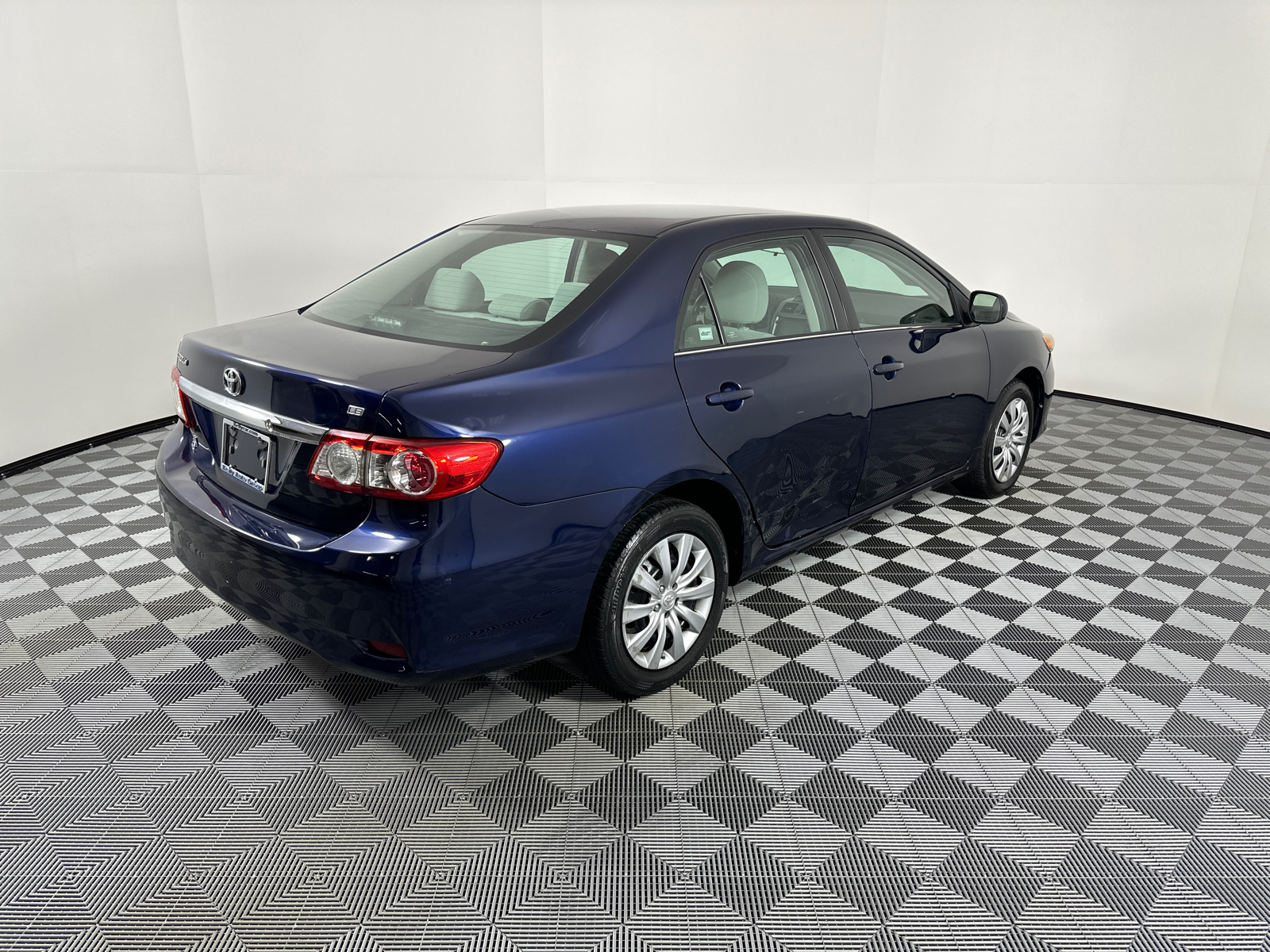 2013 Toyota Corolla LE 7