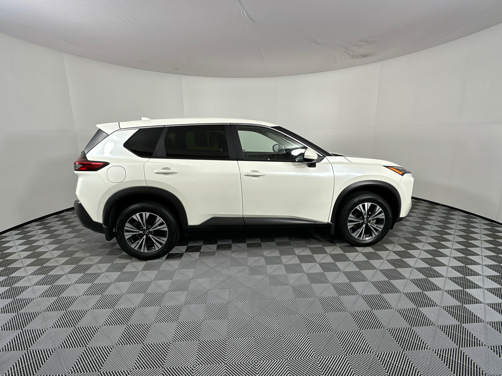 2023 Nissan Rogue SV 8