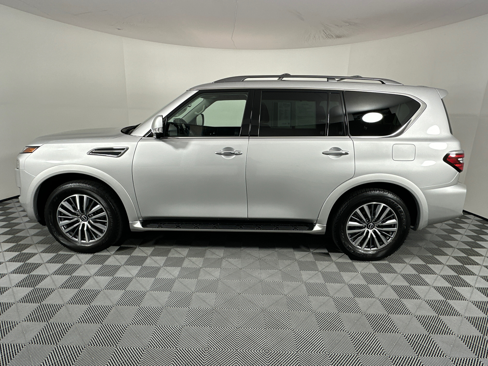 2023 Nissan Armada SL 4