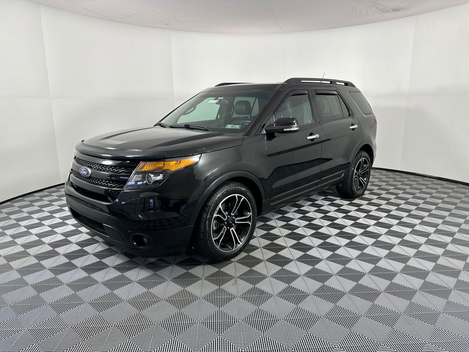 2013 Ford Explorer Sport 3