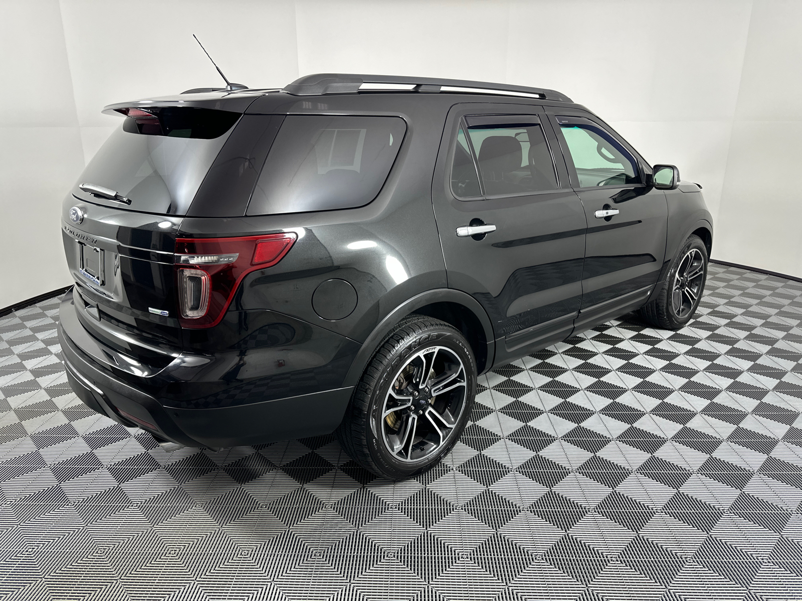 2013 Ford Explorer Sport 7