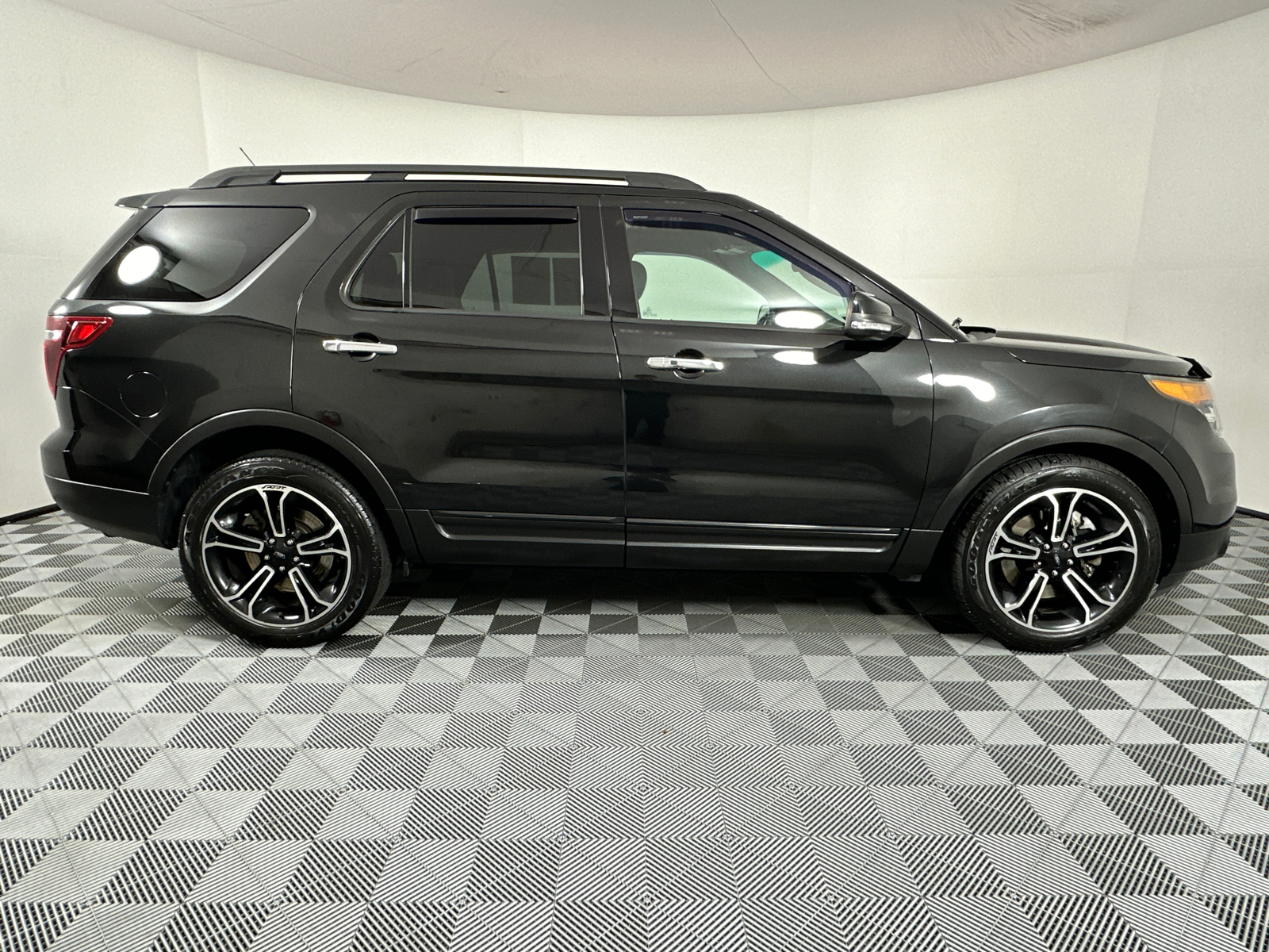 2013 Ford Explorer Sport 8