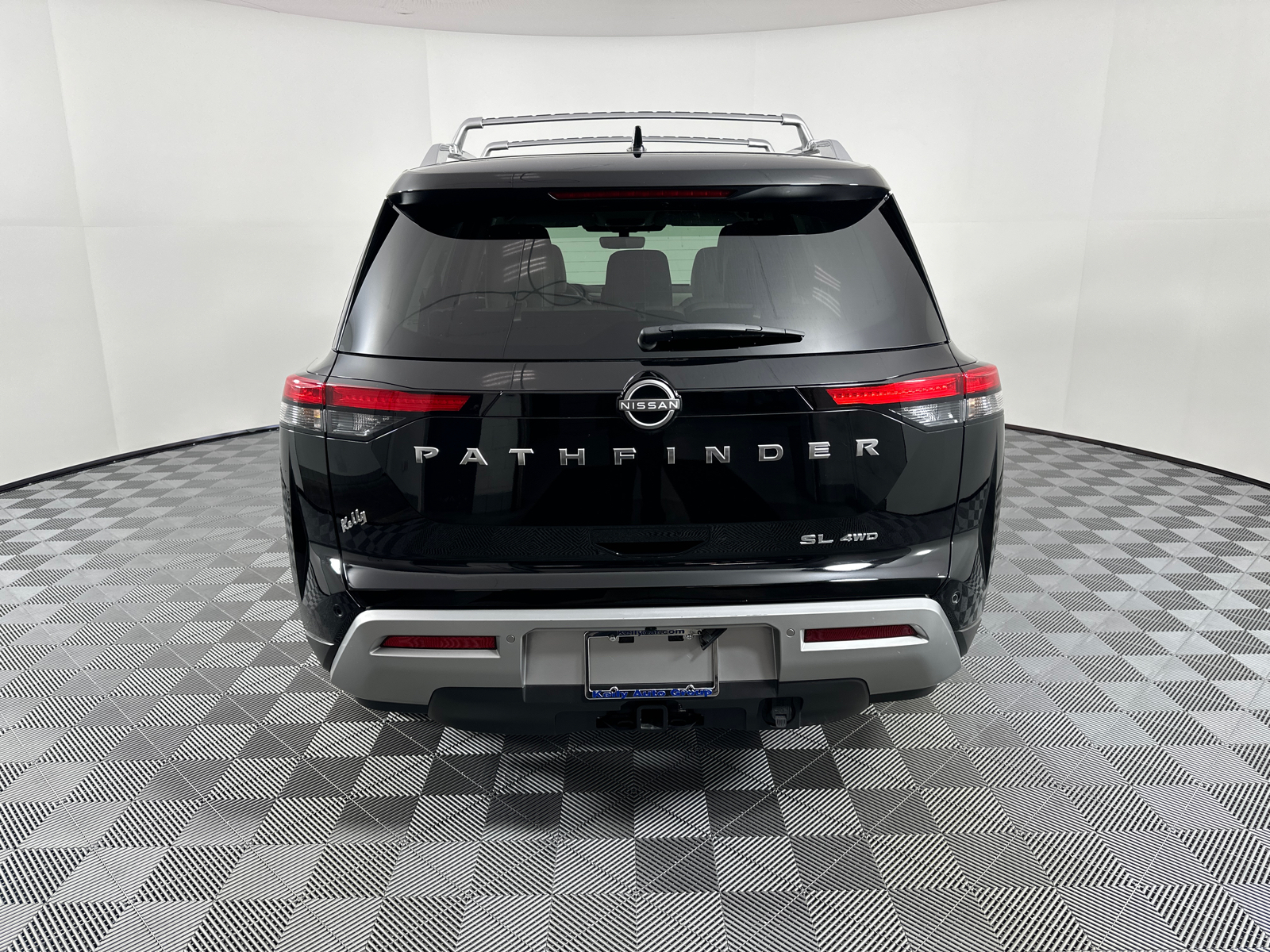 2023 Nissan Pathfinder SL 6