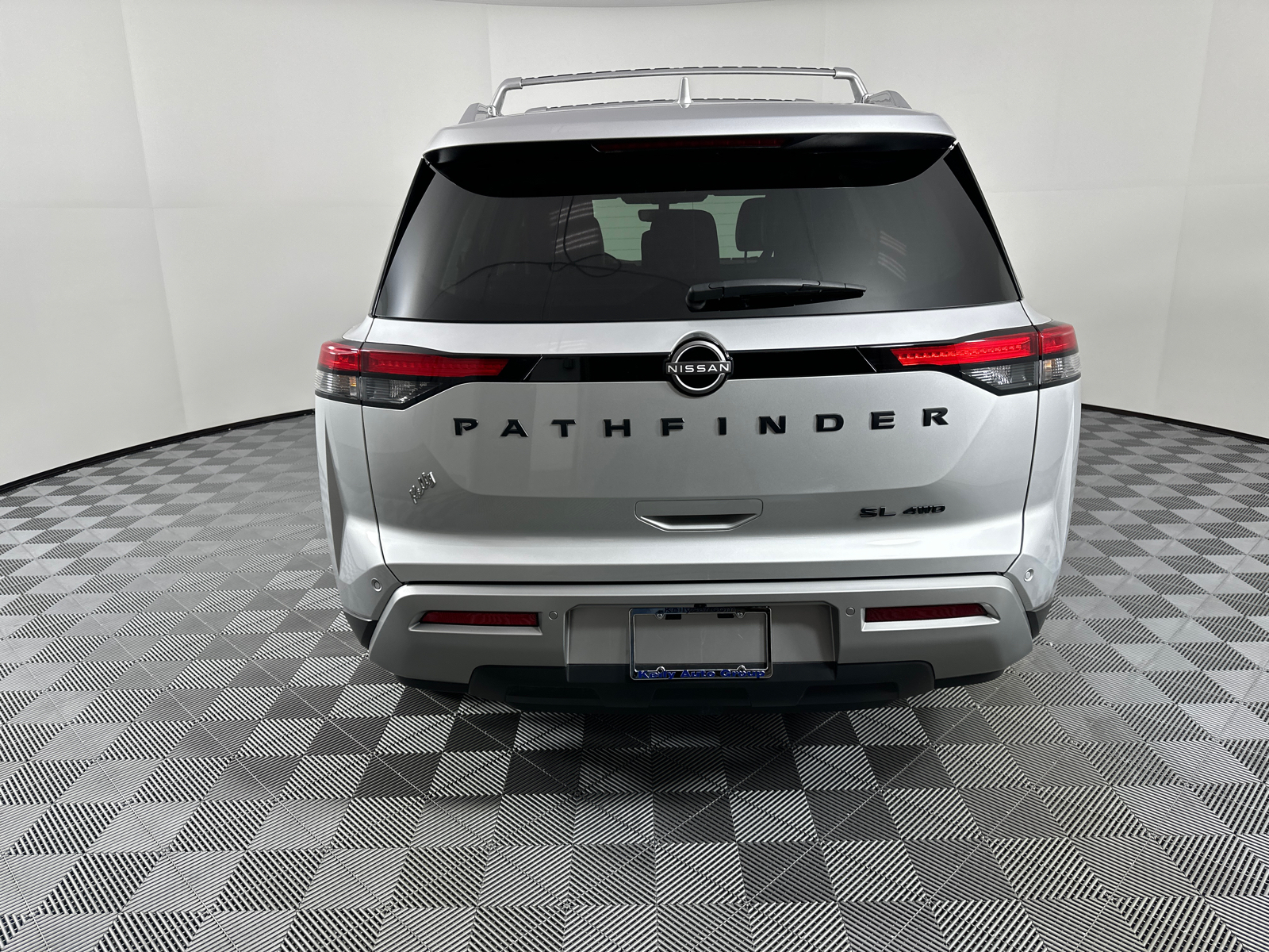 2023 Nissan Pathfinder SL 6