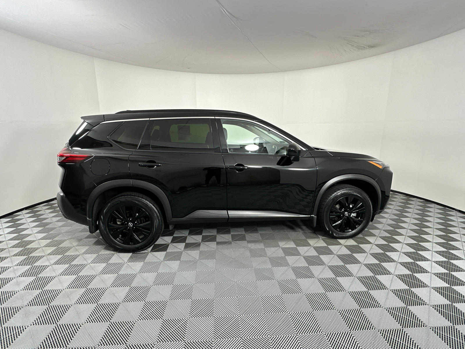 2023 Nissan Rogue SV 8