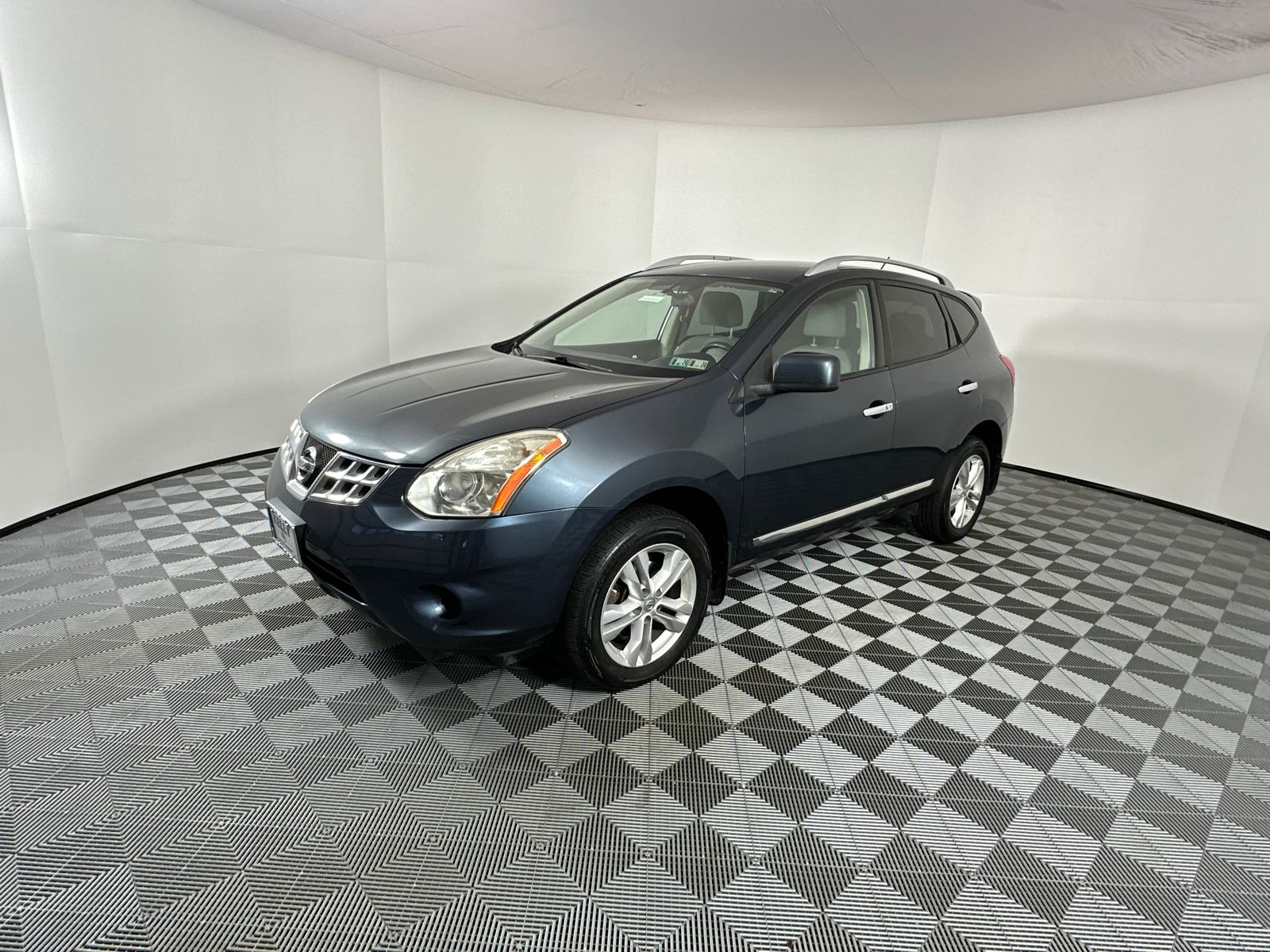 2013 Nissan Rogue SV 3