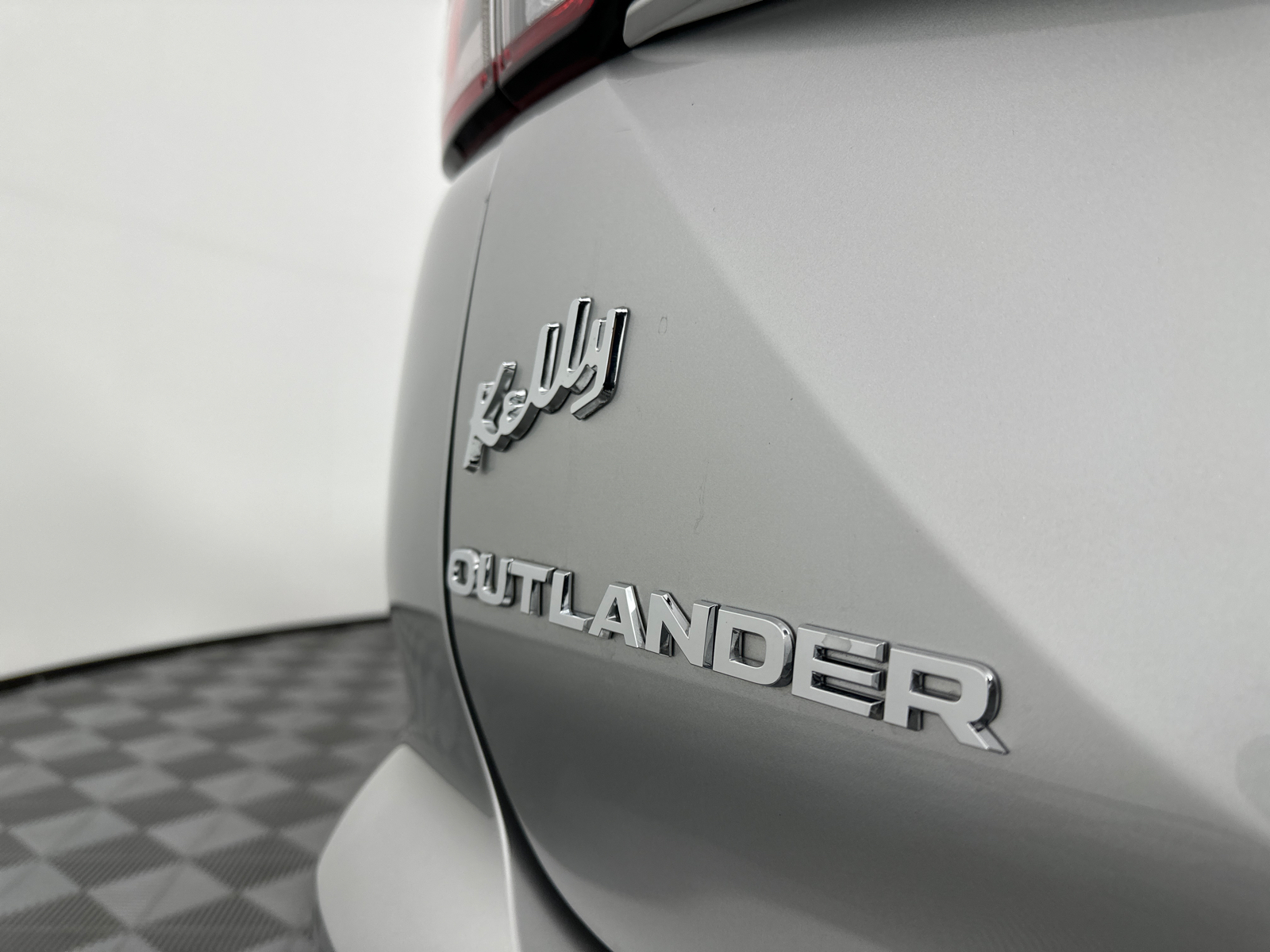 2022 Mitsubishi Outlander ES 9