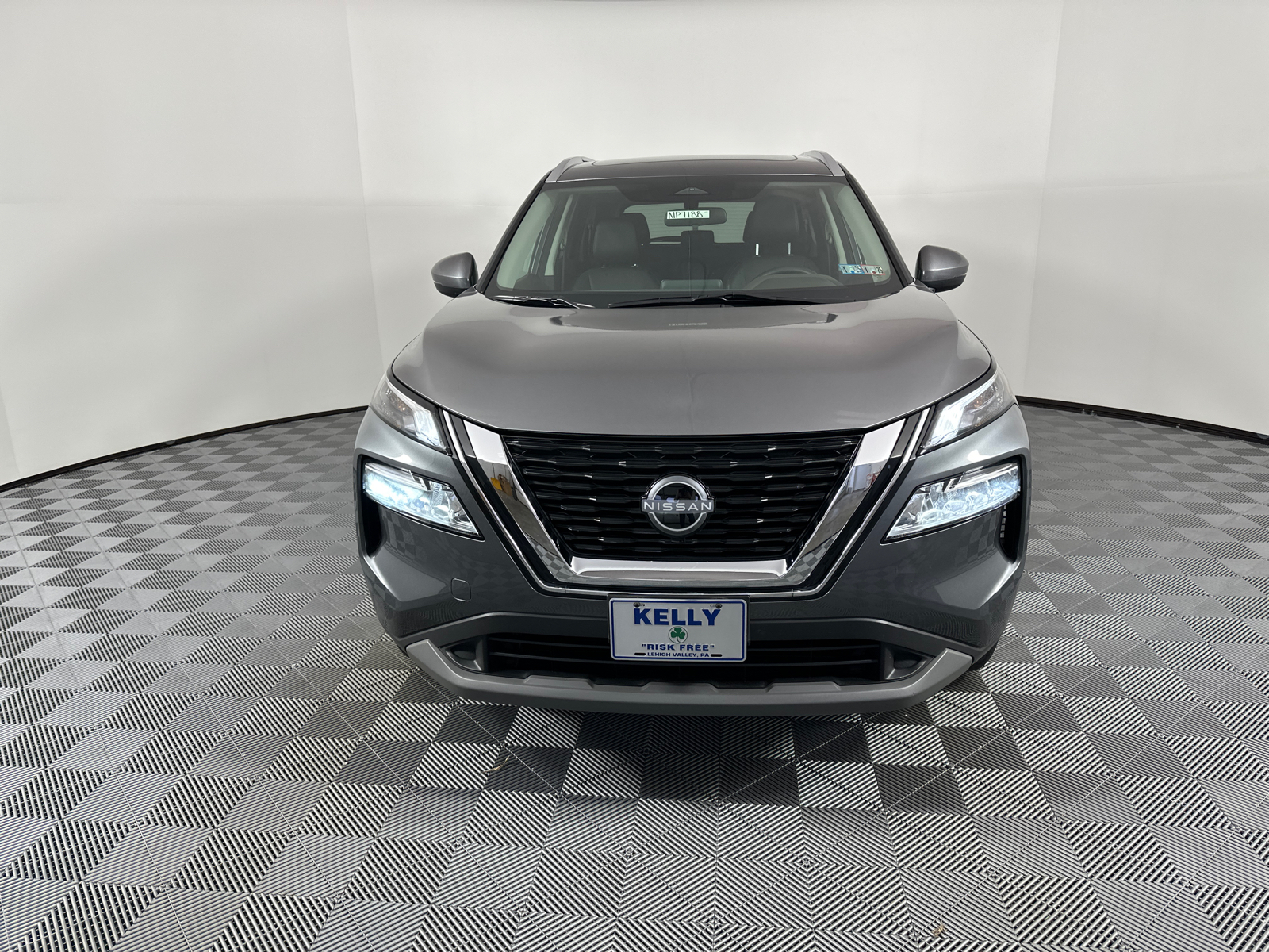 2023 Nissan Rogue SV 2