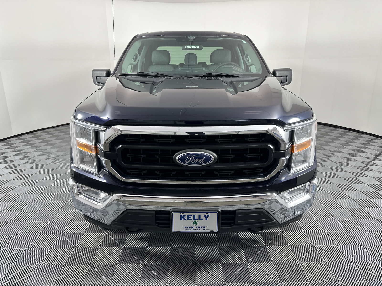 2021 Ford F-150 XLT 2