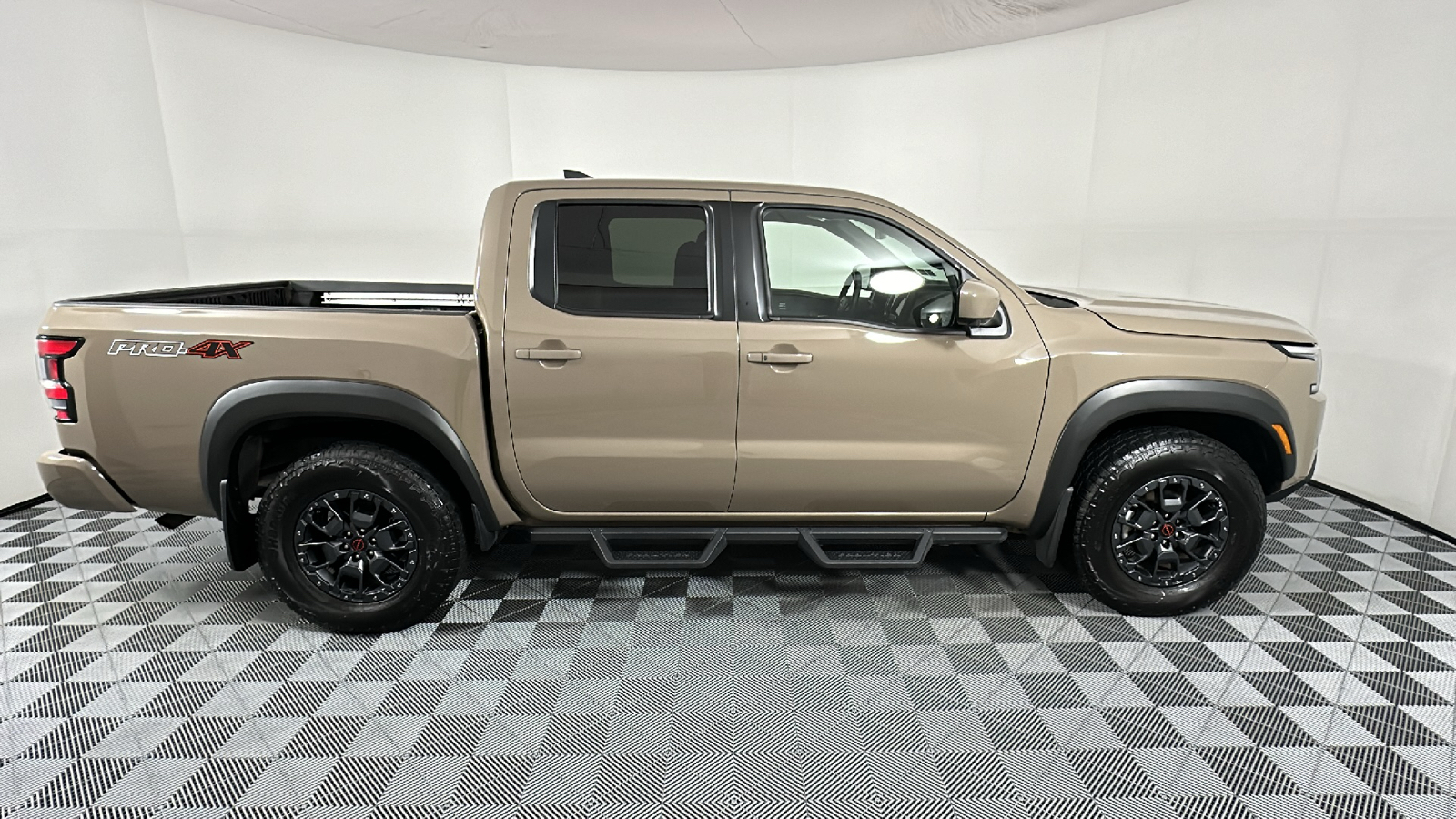 2023 Nissan Frontier  8