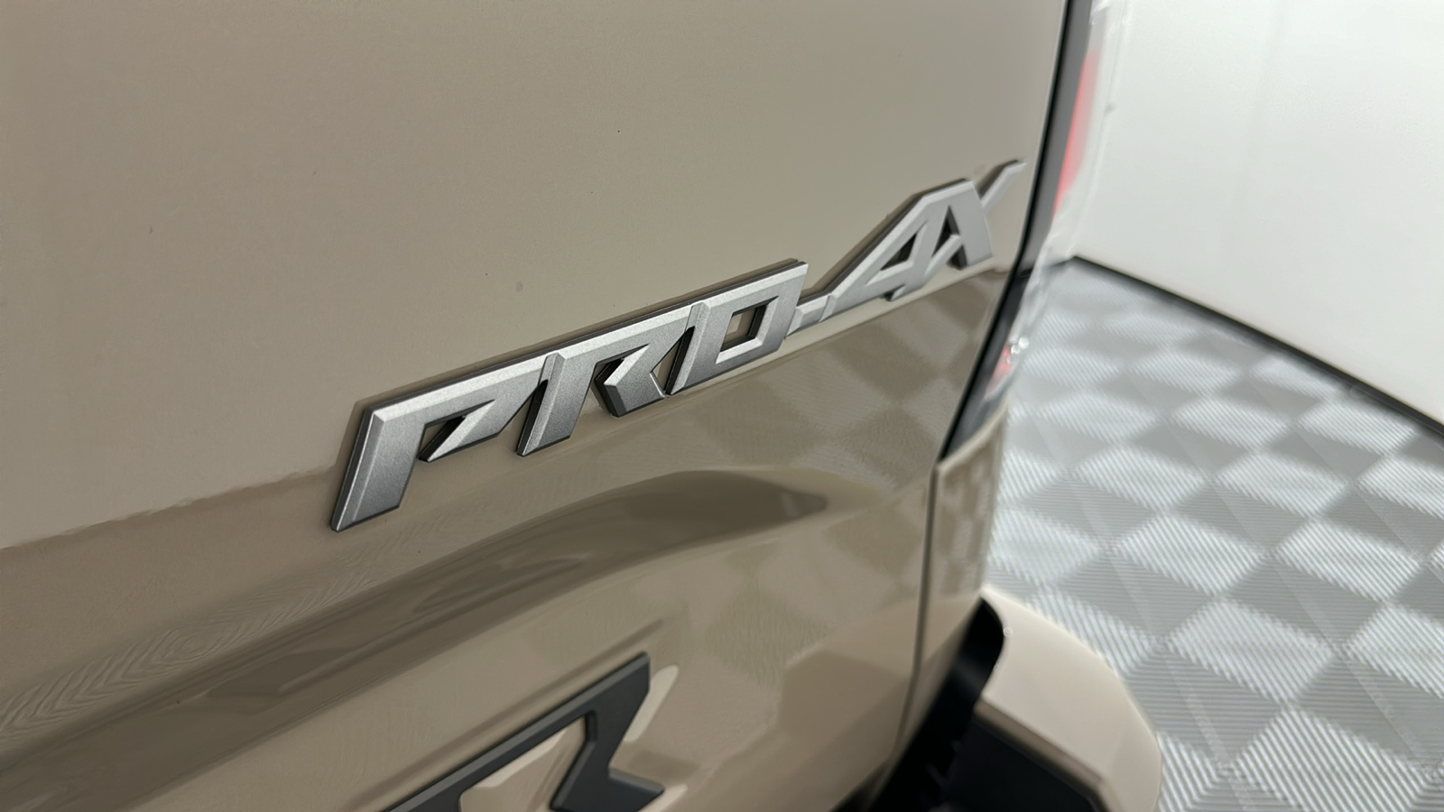 2023 Nissan Frontier  10