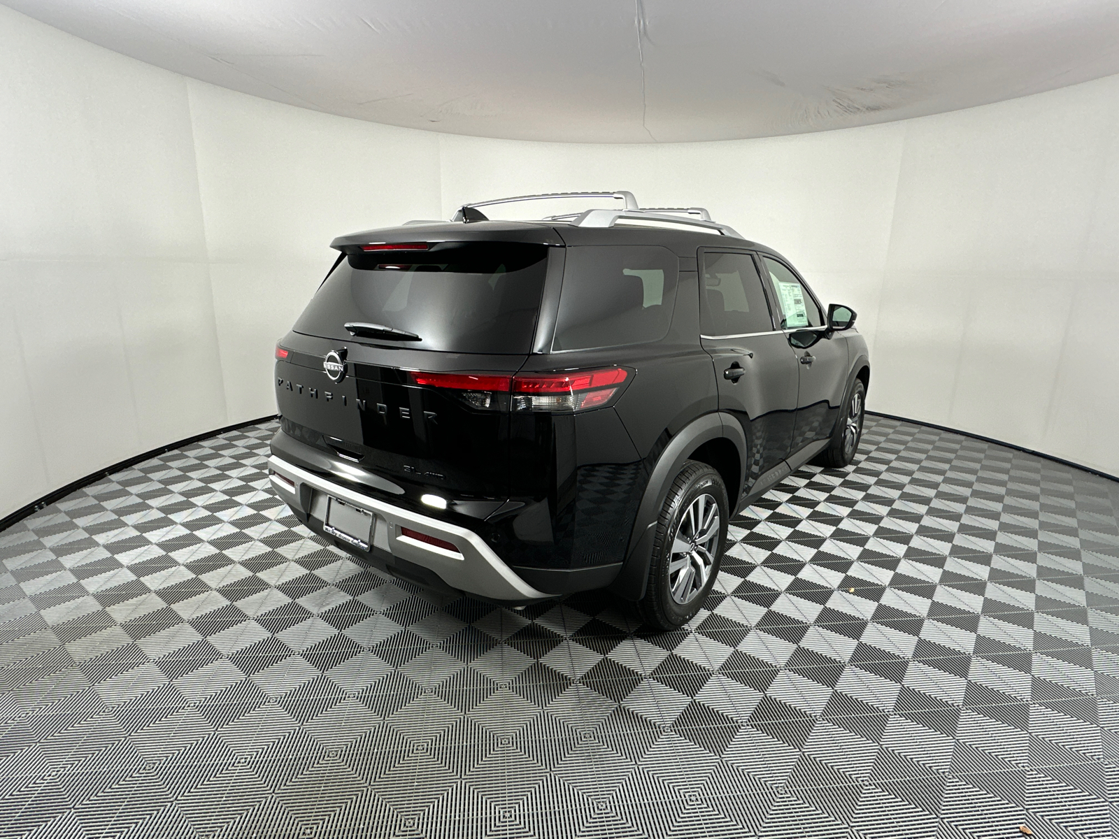 2024 Nissan Pathfinder  7