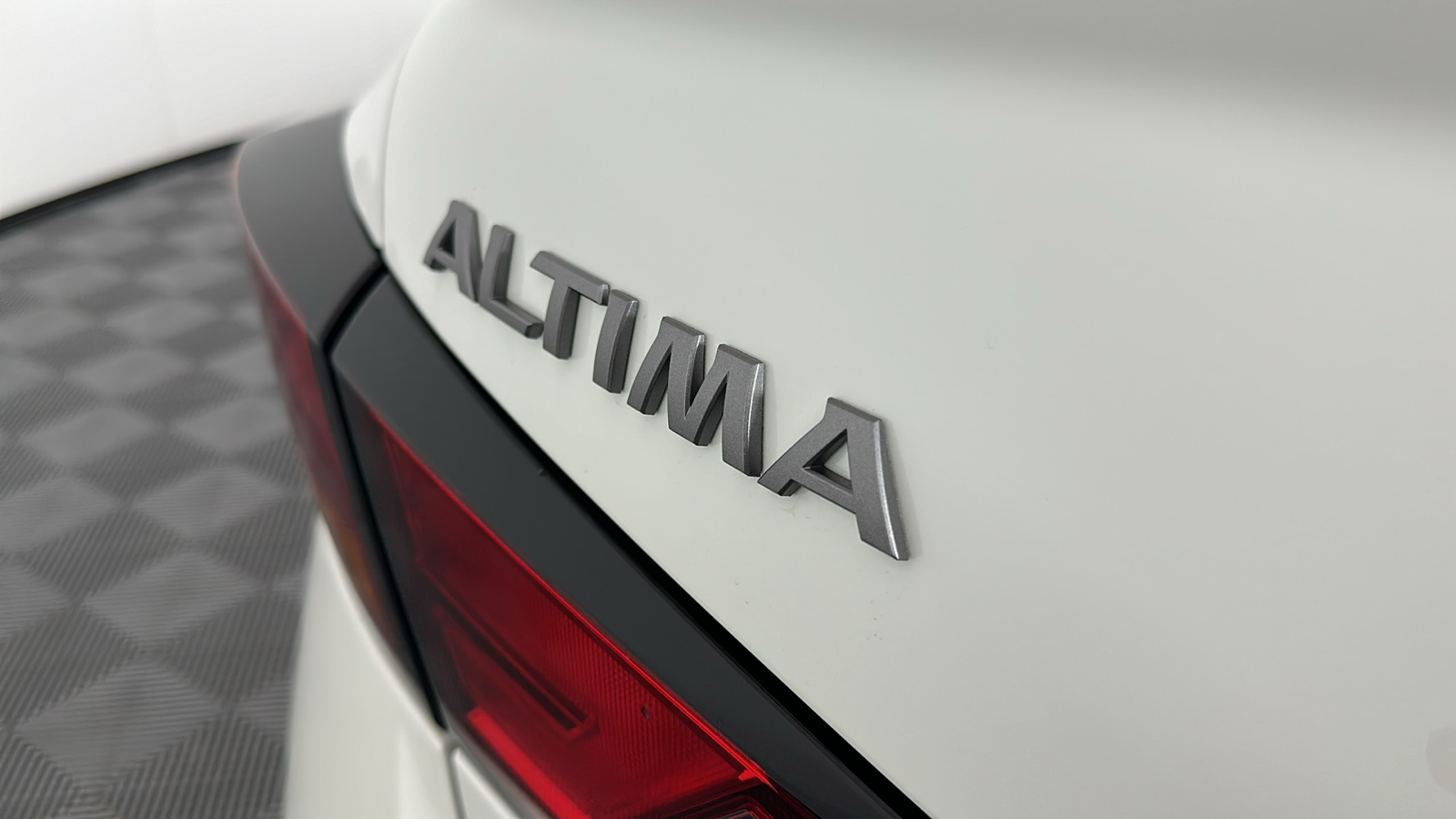 2024 Nissan Altima  9