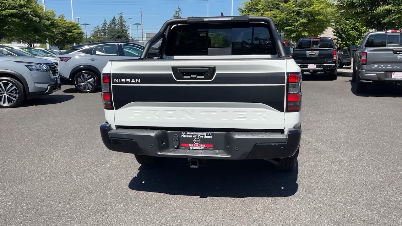 2024 Nissan Frontier SV Crew 10