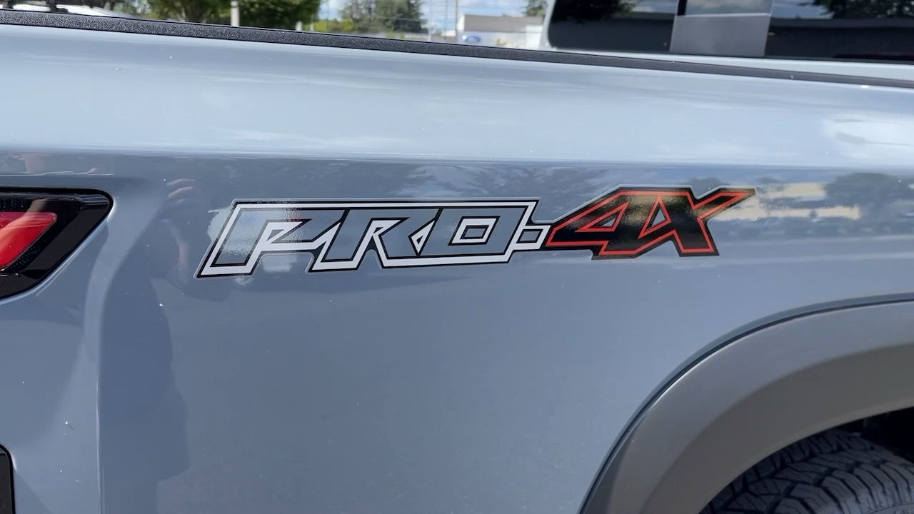 2024 Nissan Frontier PRO4X Crew 8