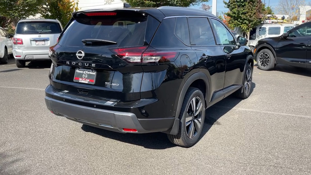 2024 Nissan Rogue SL 9