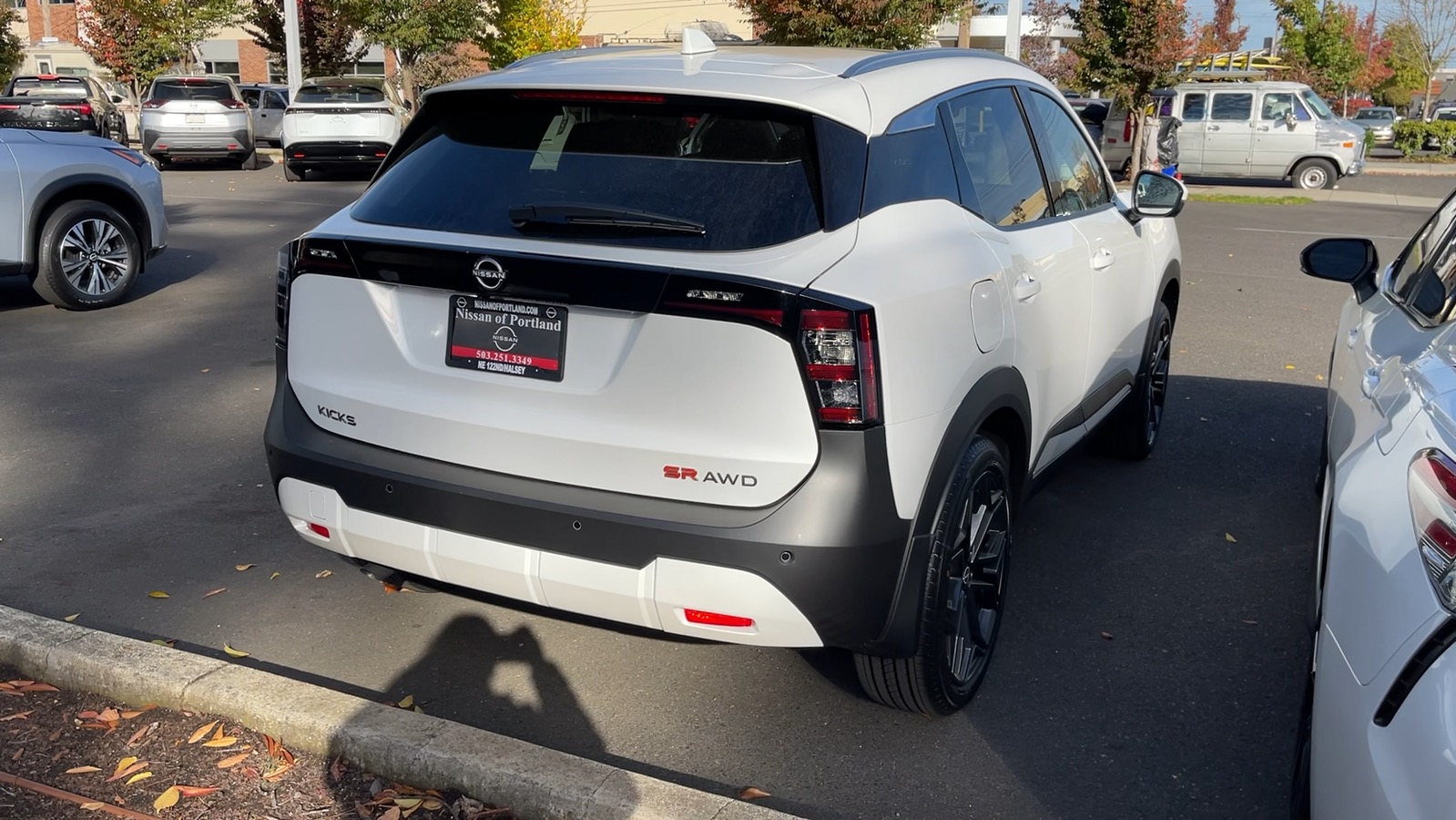 2025 Nissan Kicks SR 8