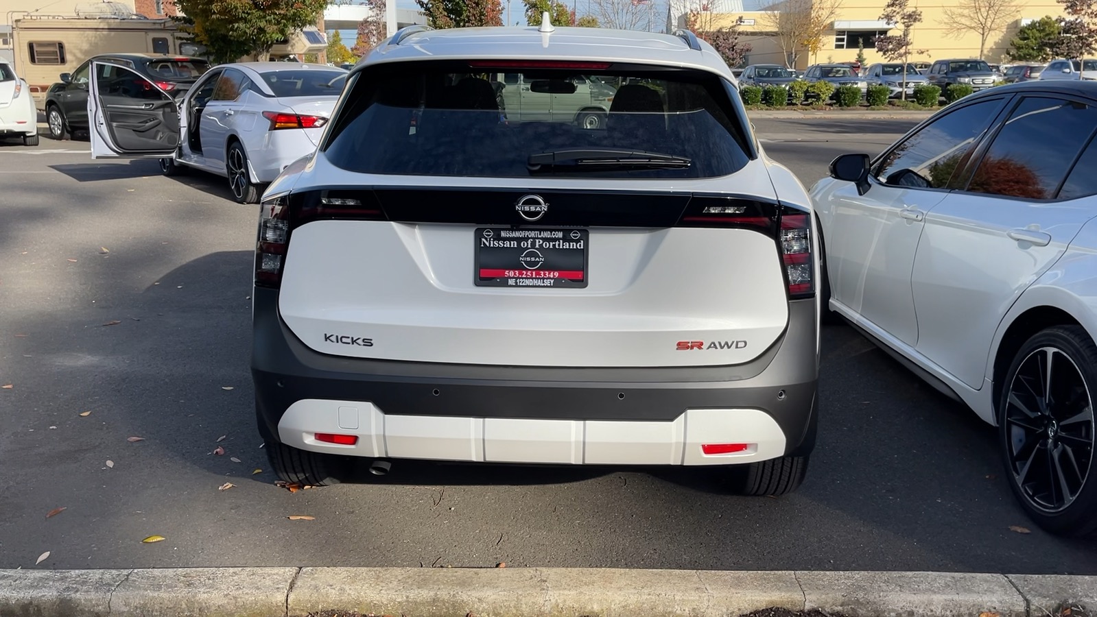 2025 Nissan Kicks SR 9