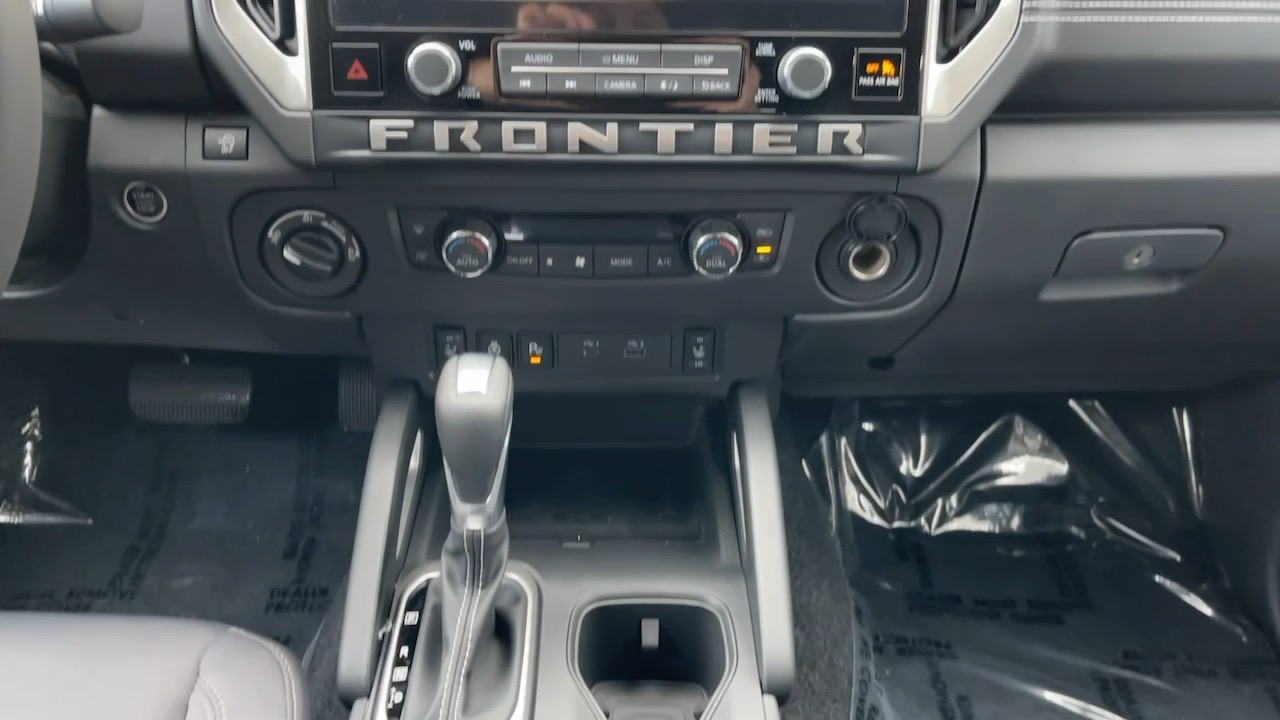 2025 Nissan Frontier SV Crew 14