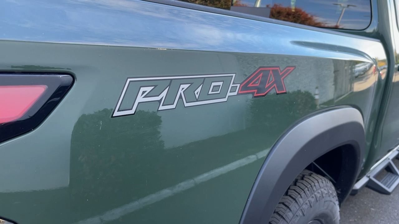 2025 Nissan Frontier PRO4X Crew 8