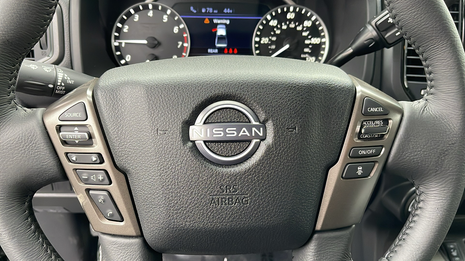 2024 Nissan Titan SV Crew 24