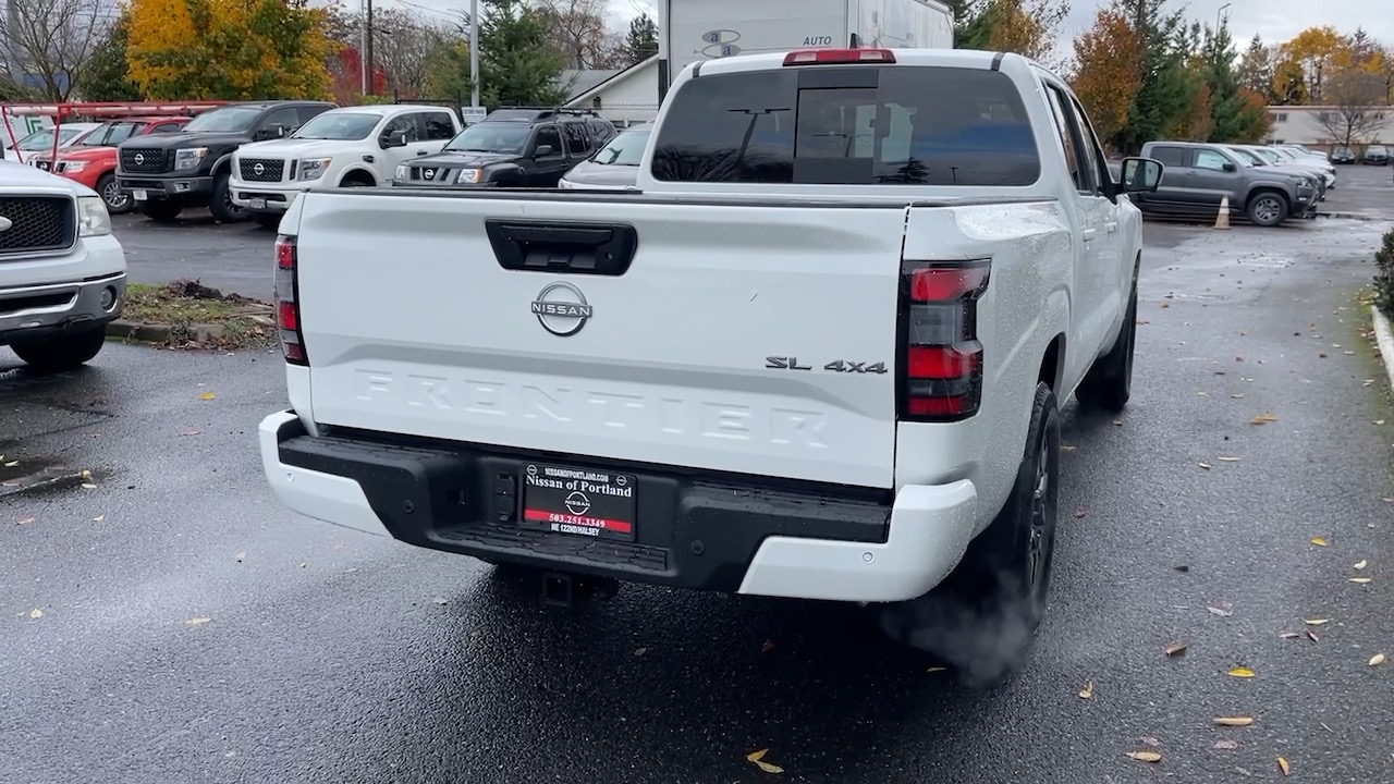 2025 Nissan Frontier SL Crew 9