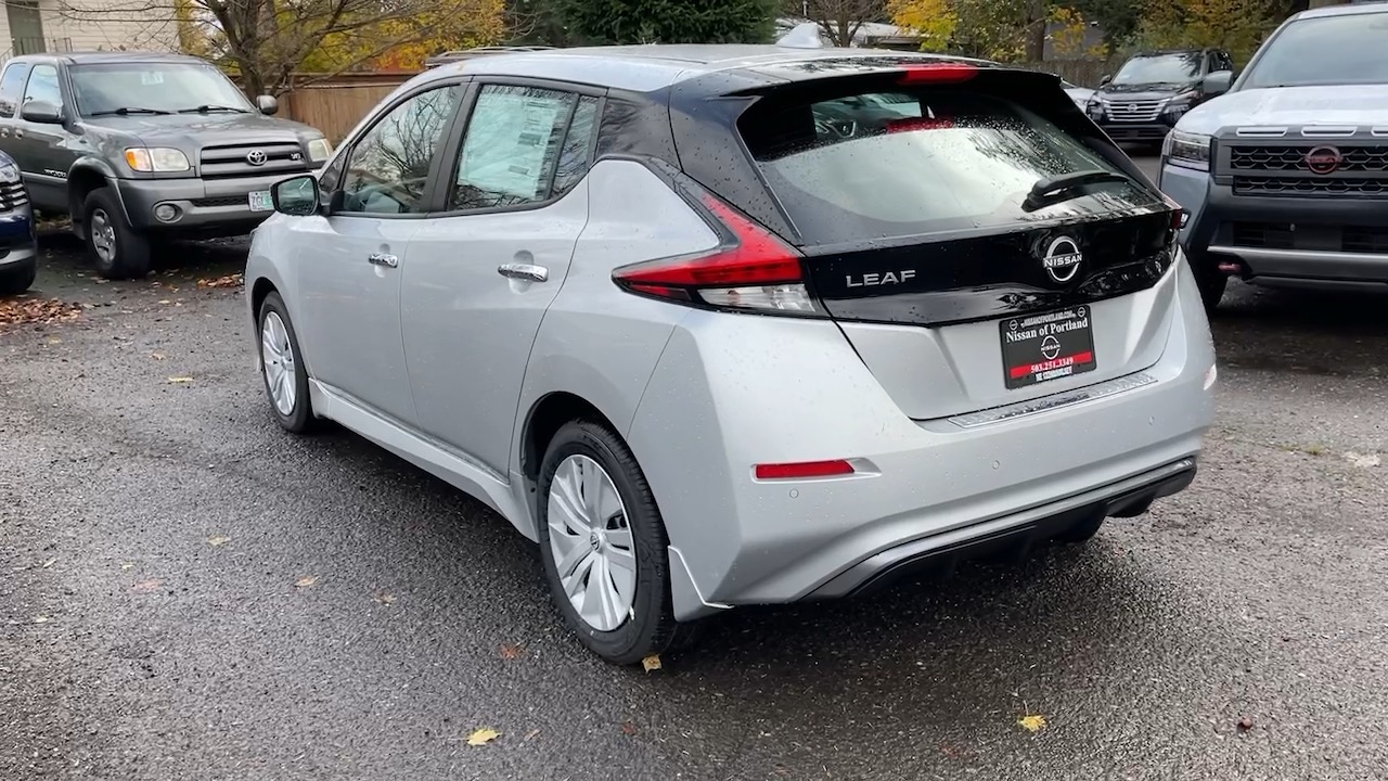 2025 Nissan LEAF S 9